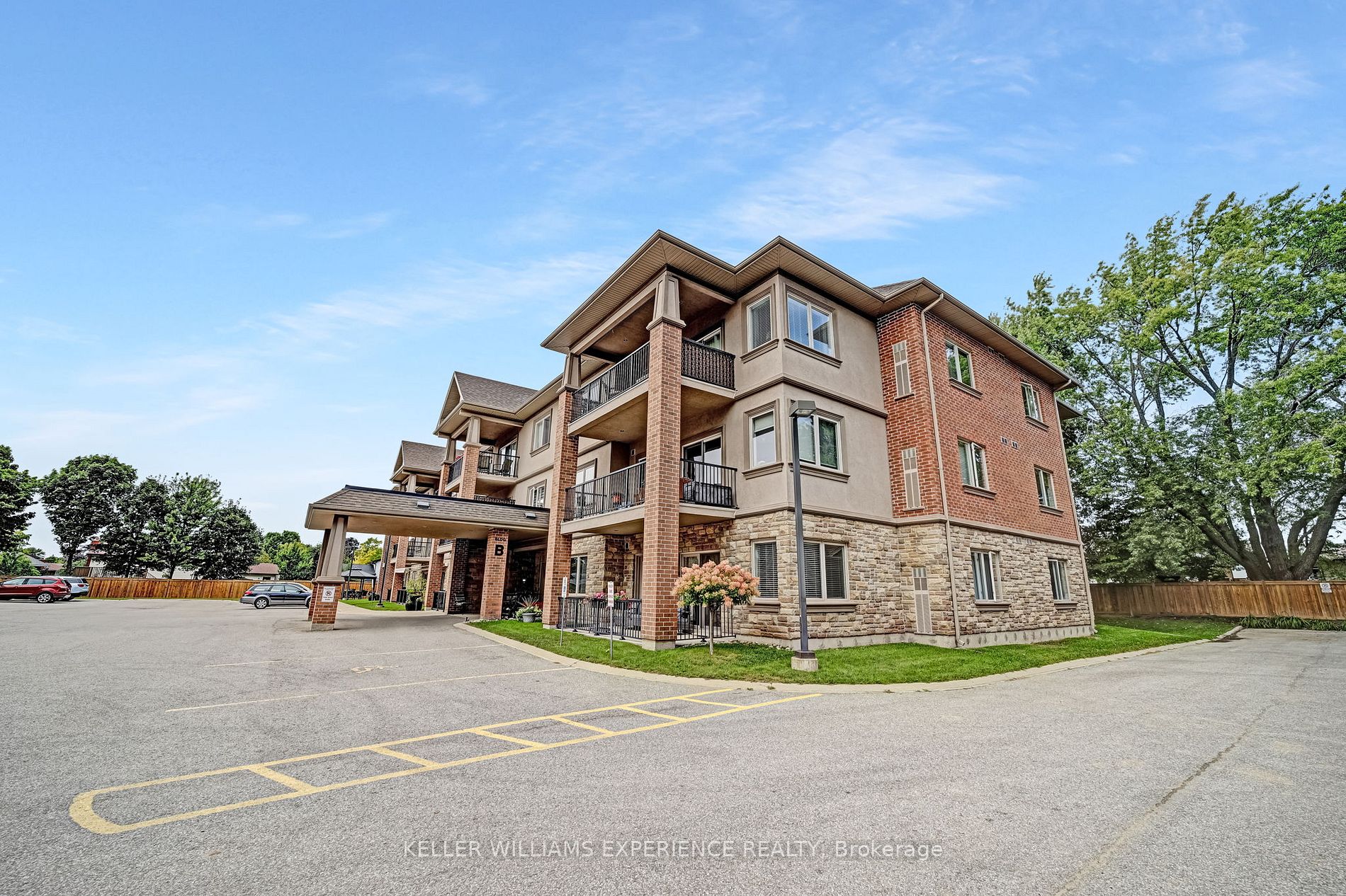 19B Yonge St N, #103