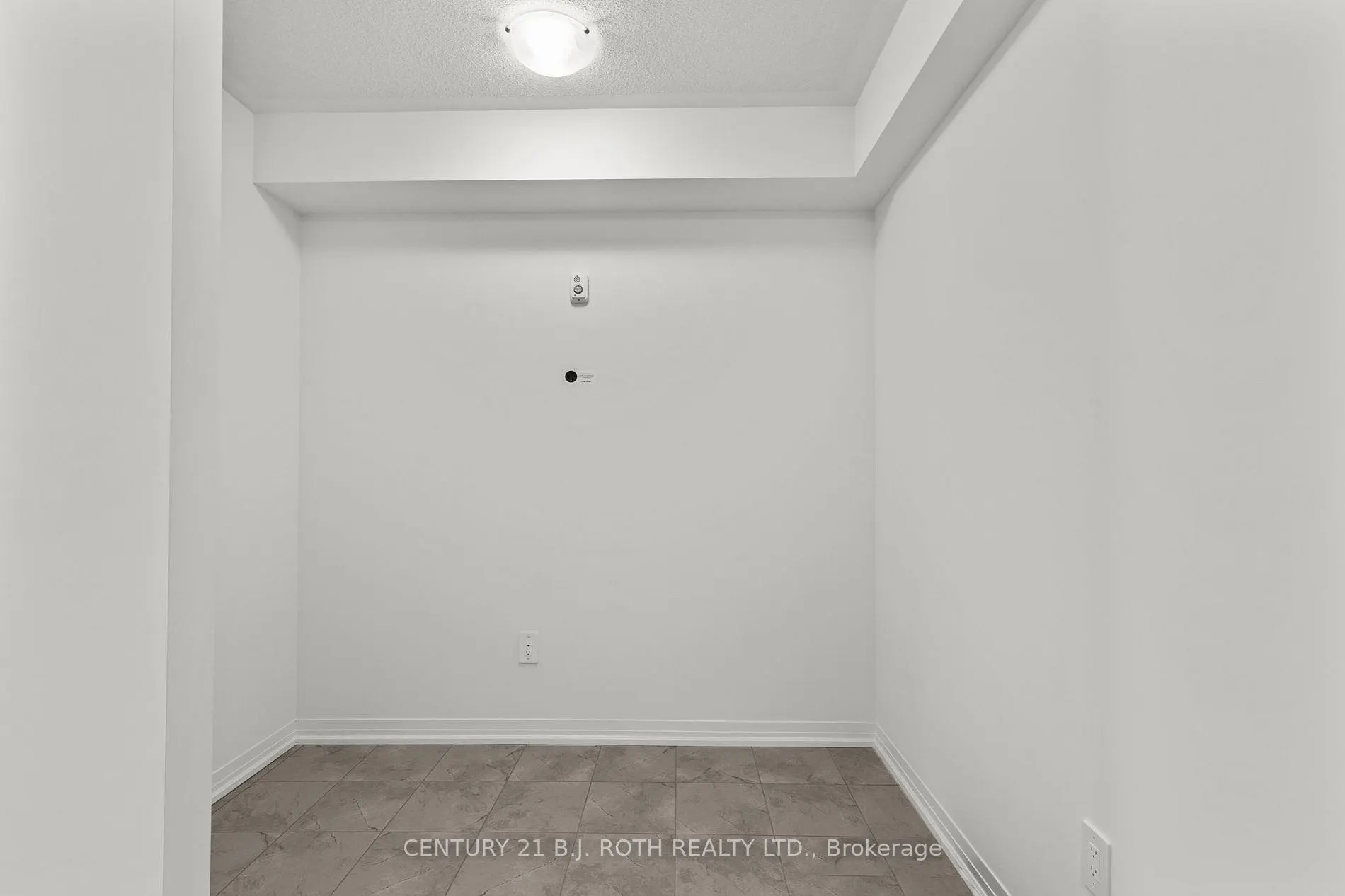 15 KNEESHAW Dr, #311