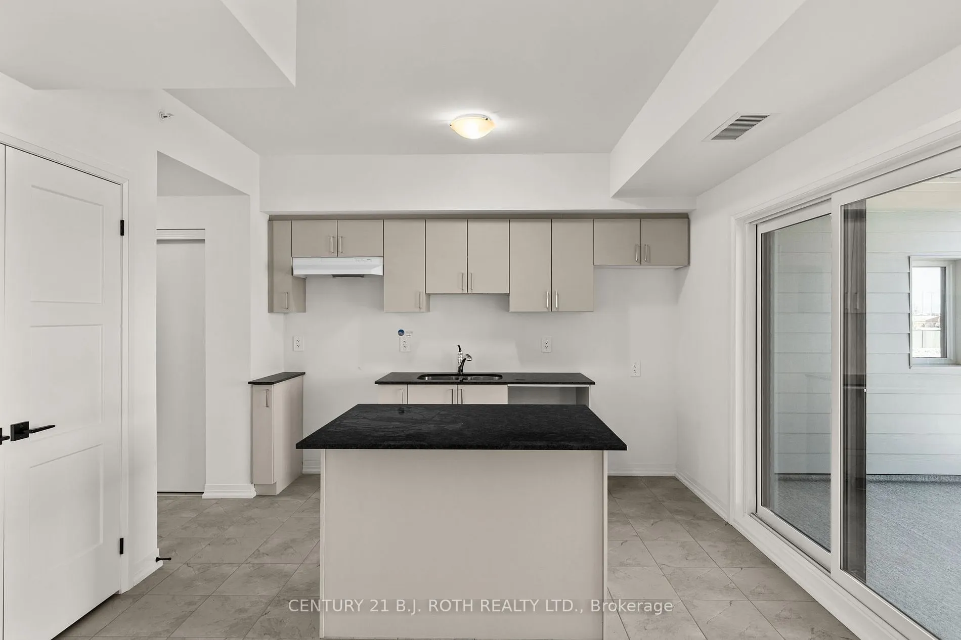 15 KNEESHAW Dr, #311
