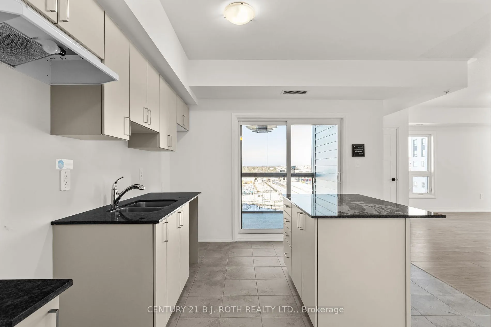 15 KNEESHAW Dr, #311