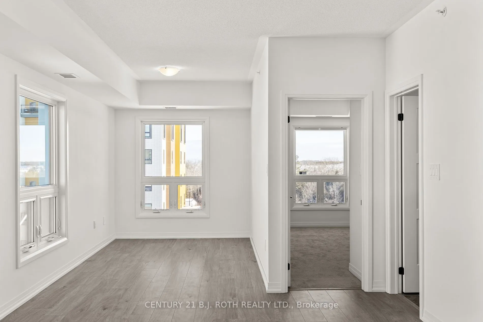 15 KNEESHAW Dr, #311