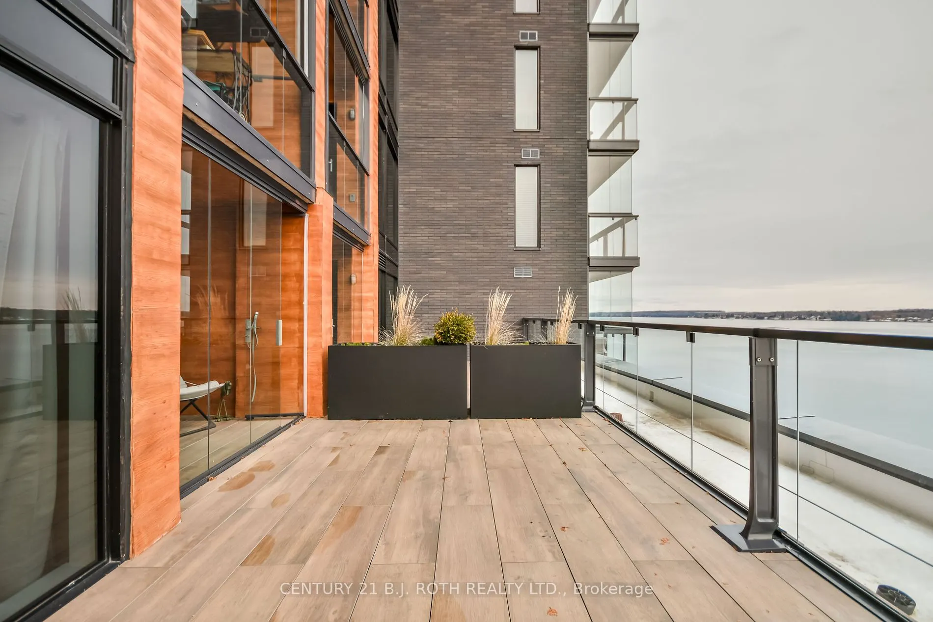 185 Dunlop St E, #409