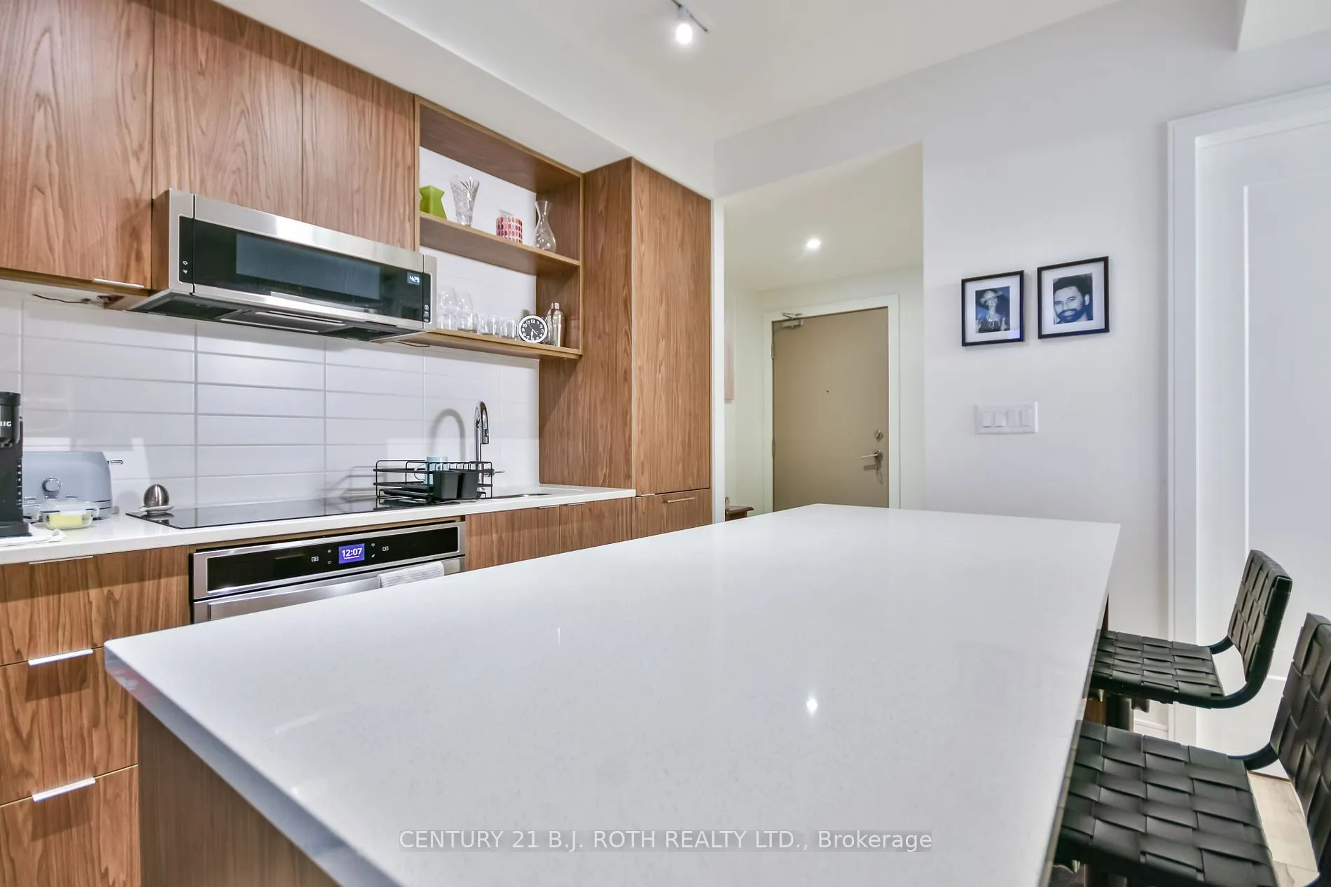 185 Dunlop St E, #409
