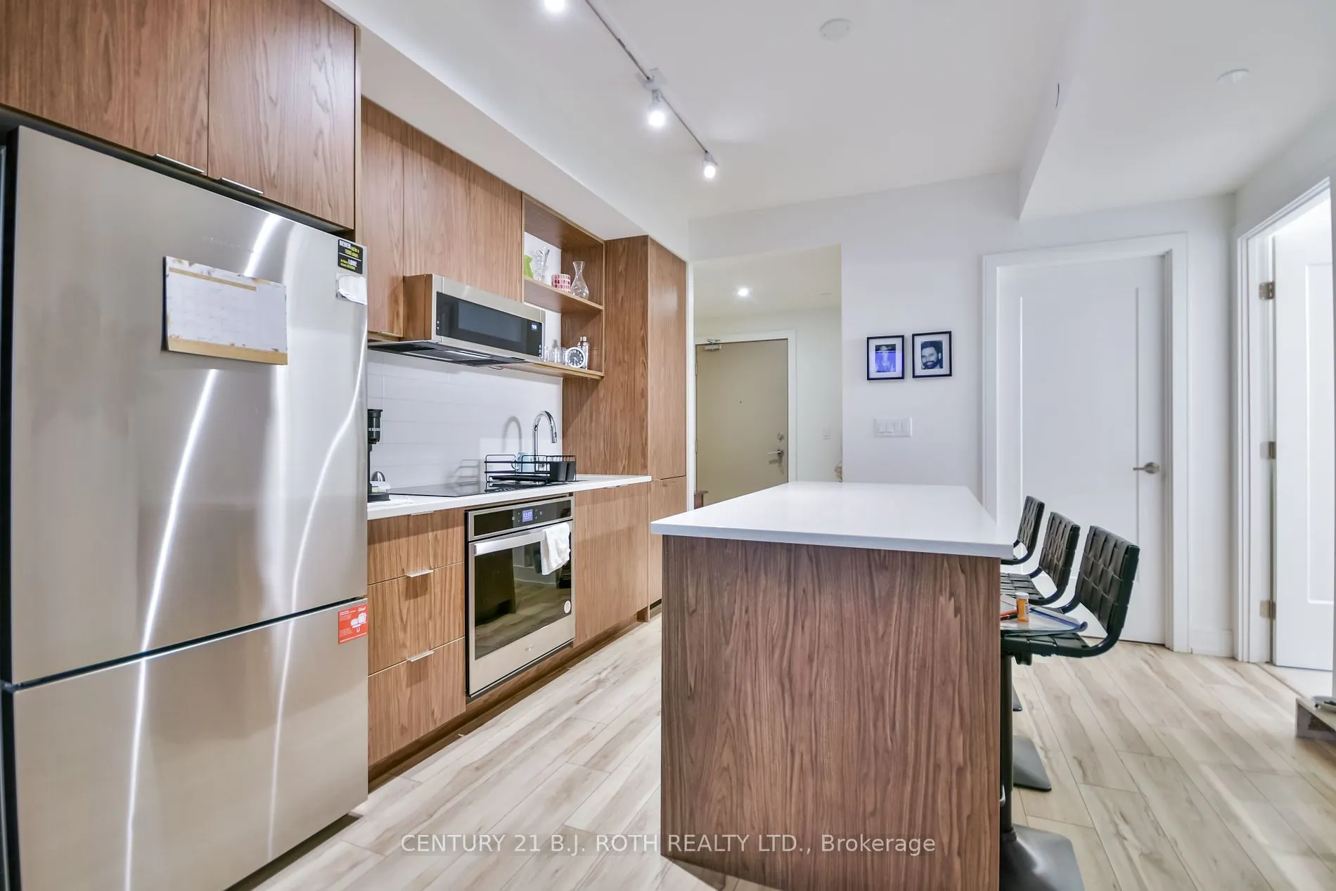 185 Dunlop St E, #409