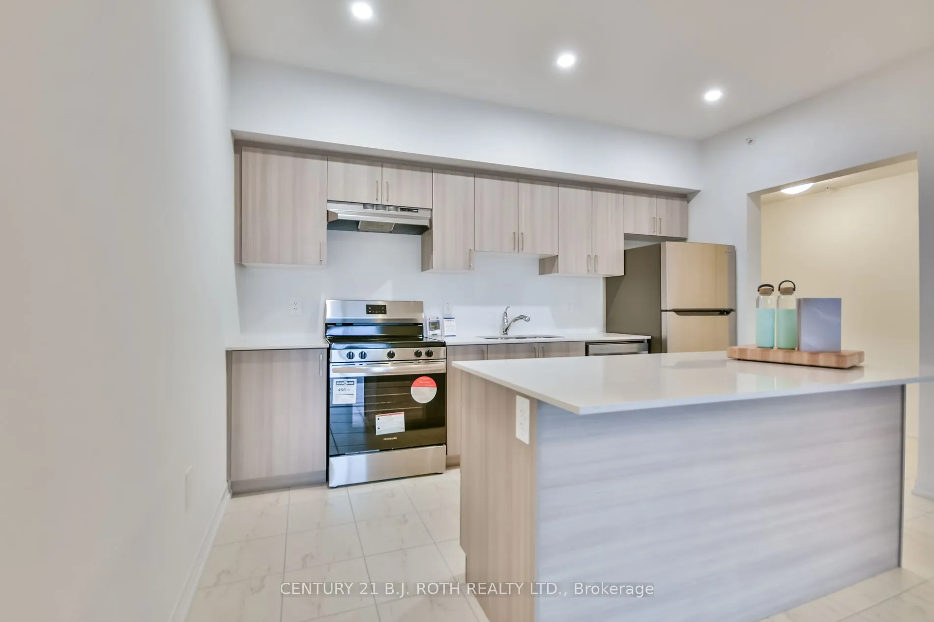 15 Kneeshaw Dr, #605