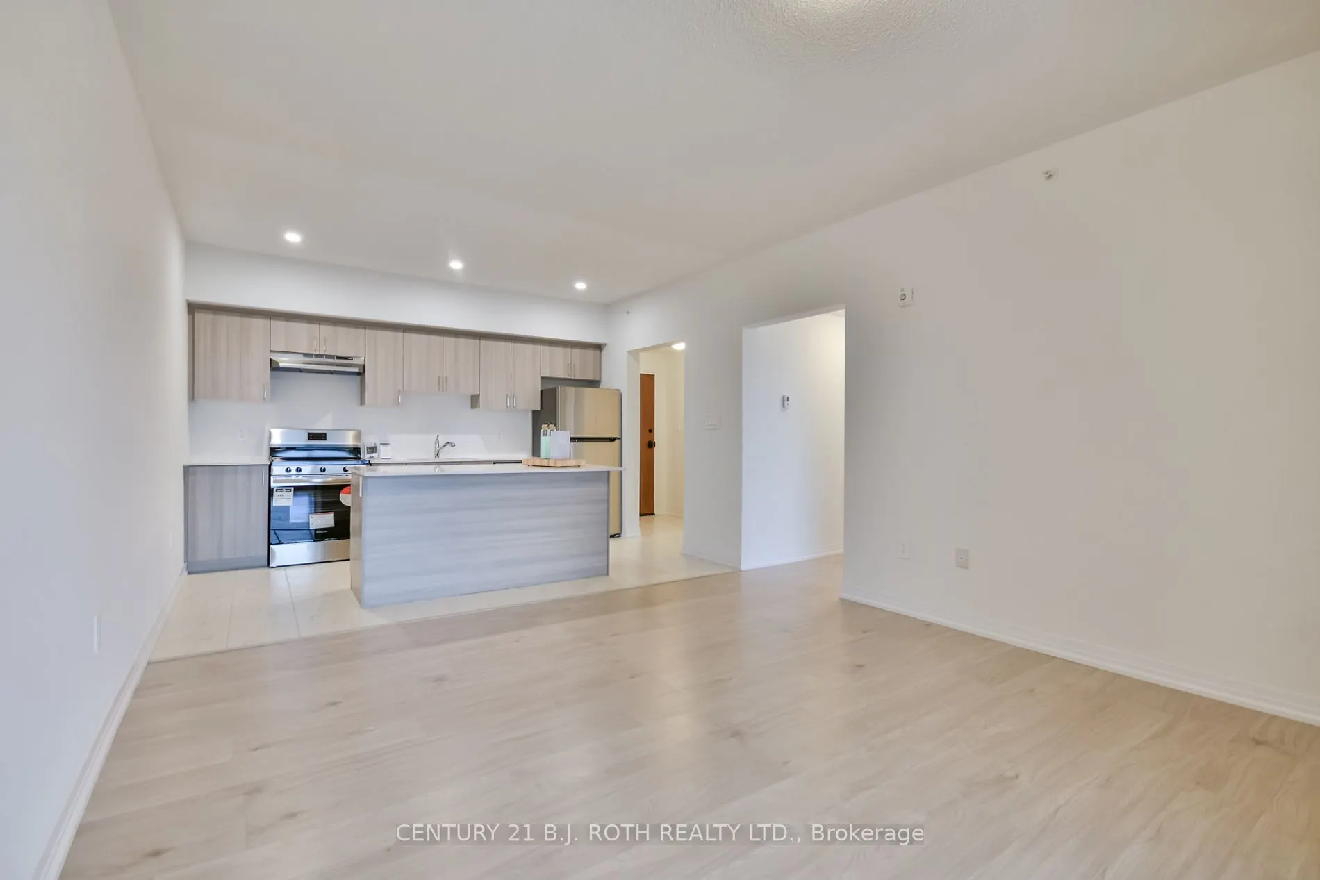 15 Kneeshaw Dr, #605