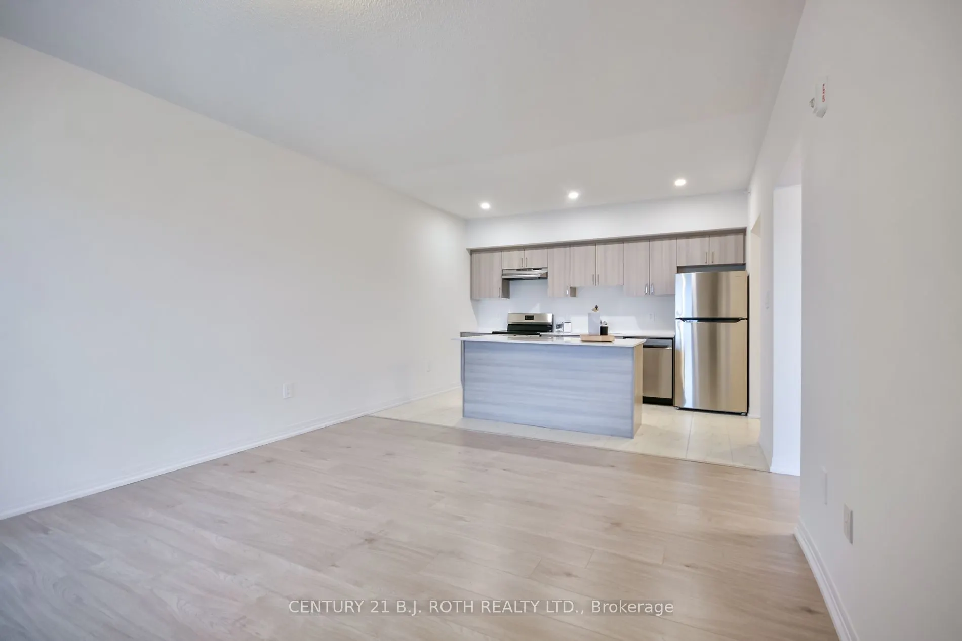 15 Kneeshaw Dr, #605