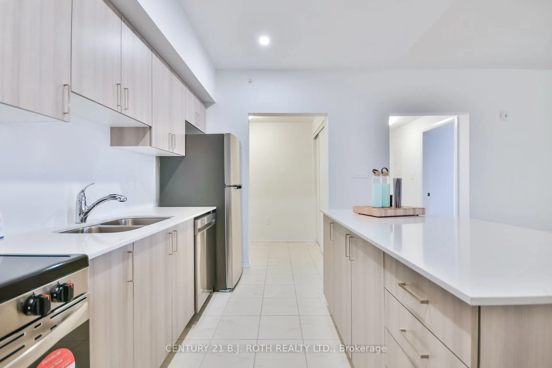 15 Kneeshaw Dr, #605