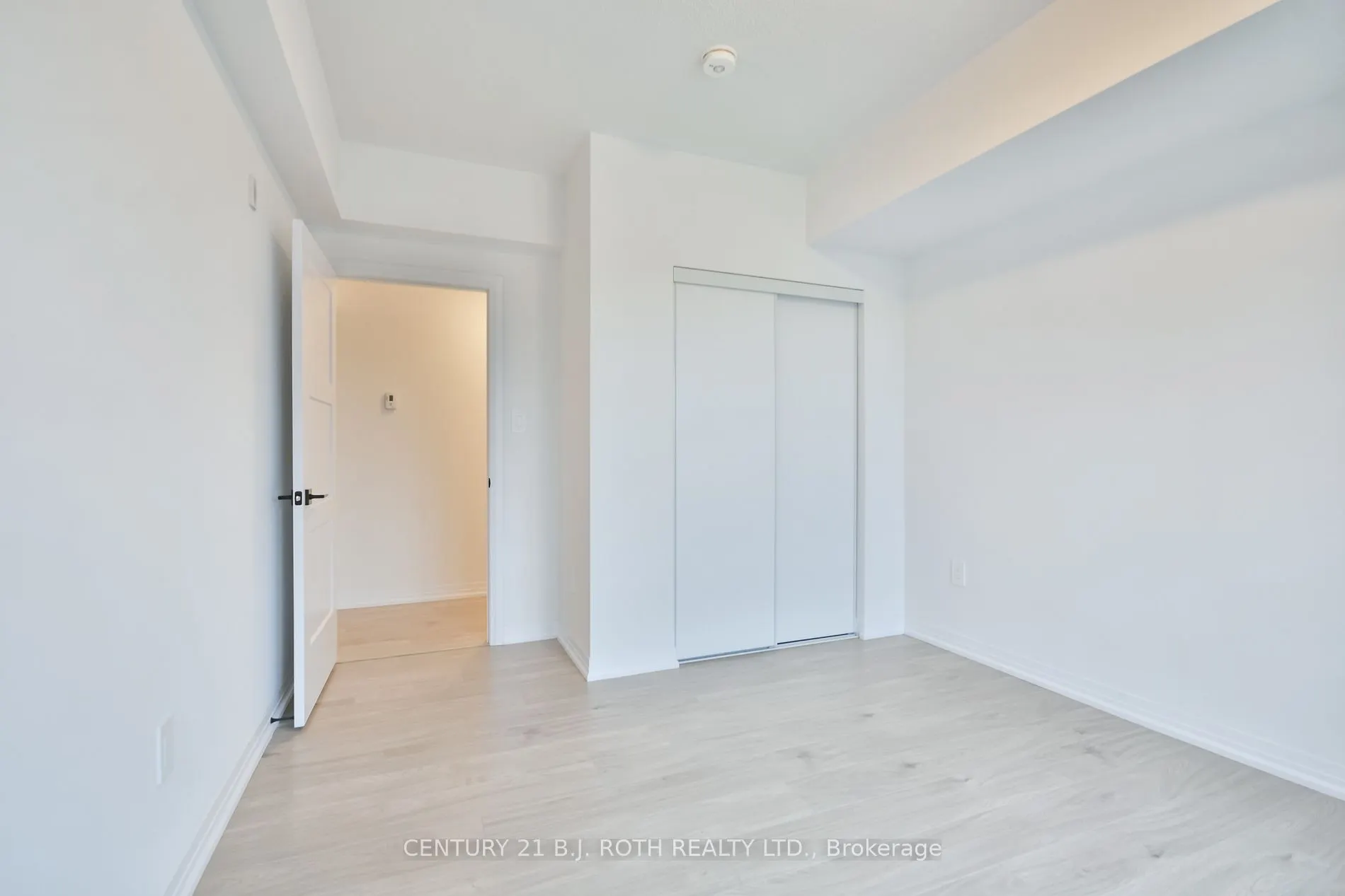 15 Kneeshaw Dr, #605