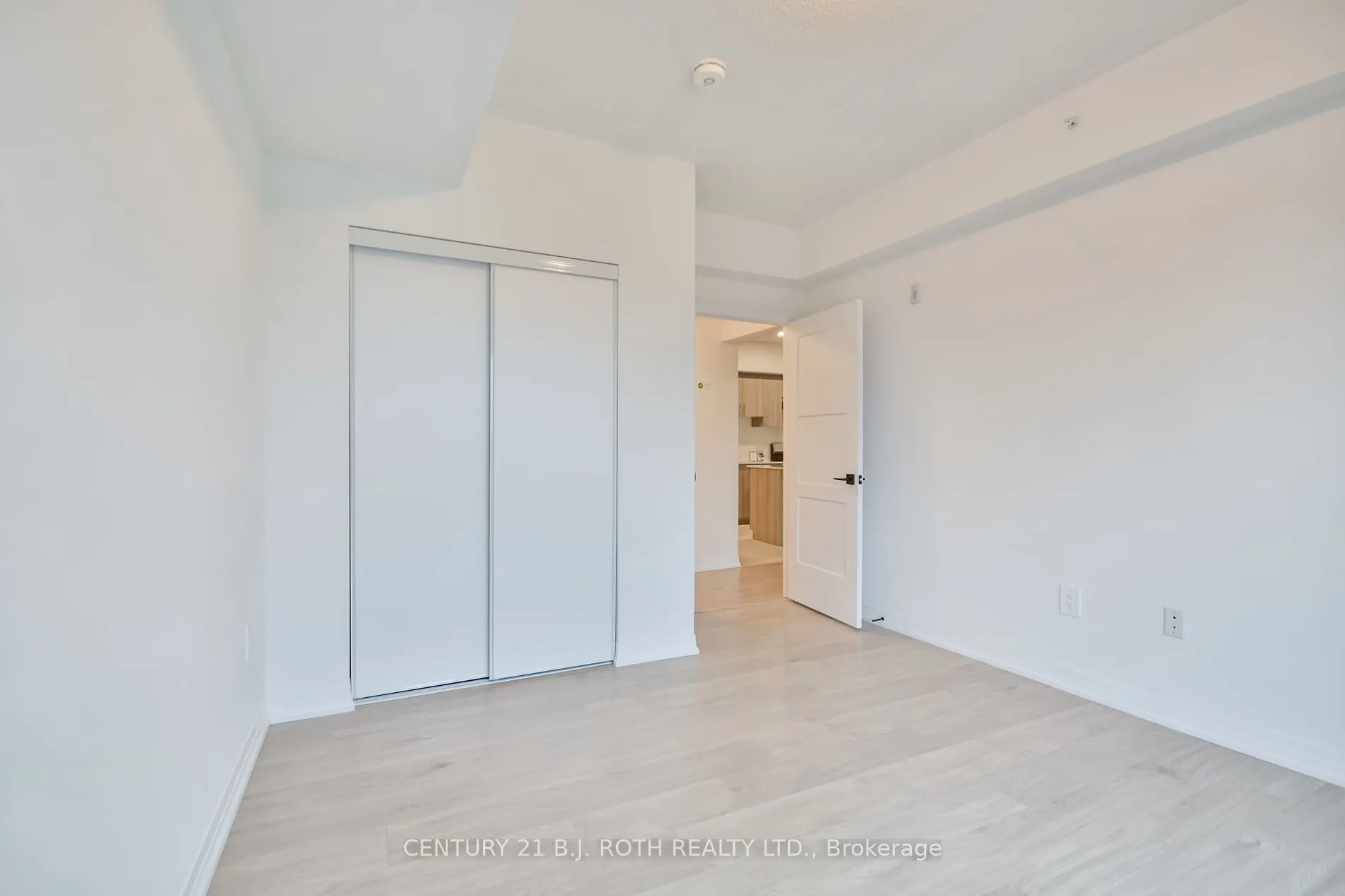 15 Kneeshaw Dr, #606