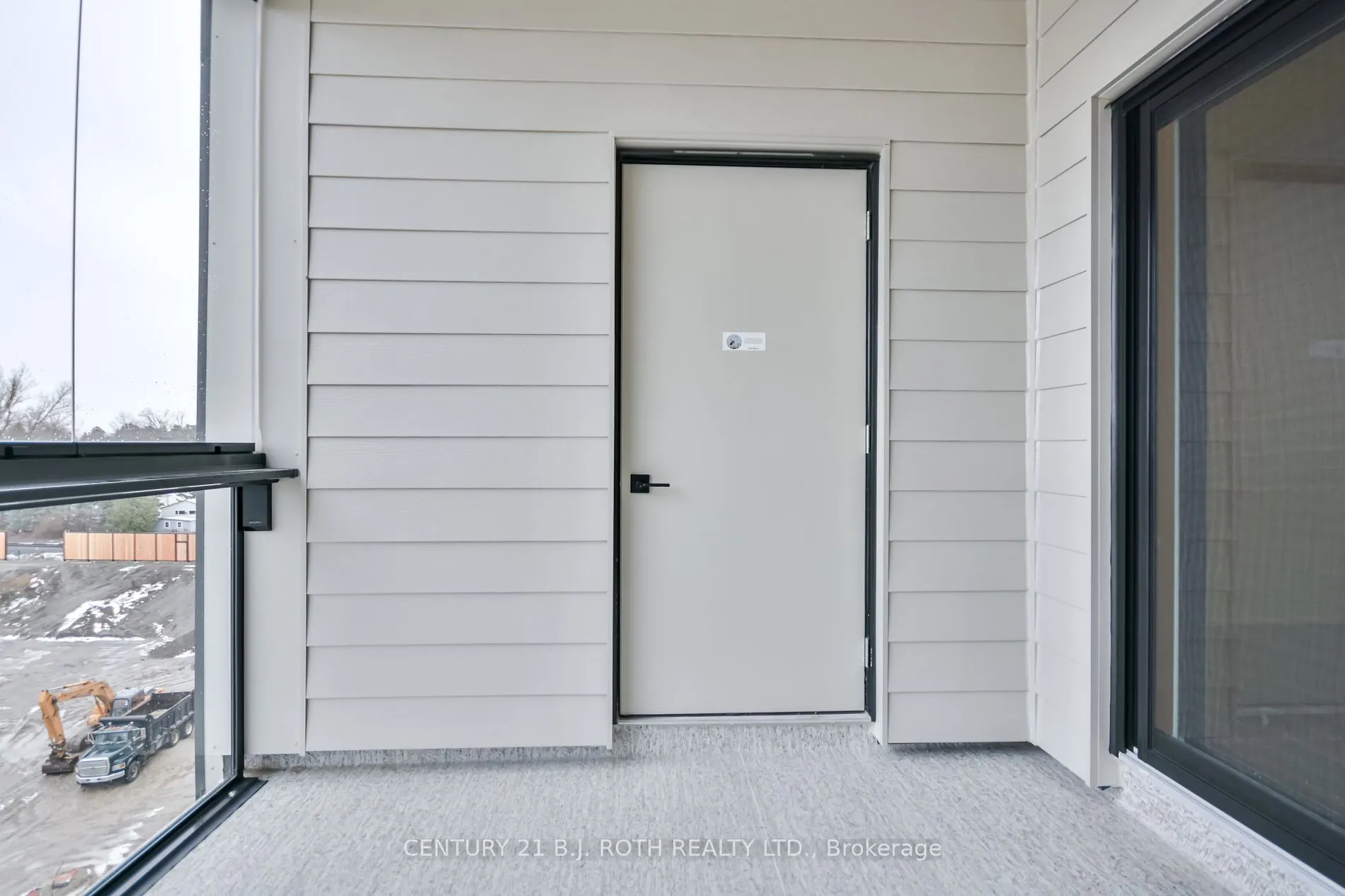 15 Kneeshaw Dr, #606