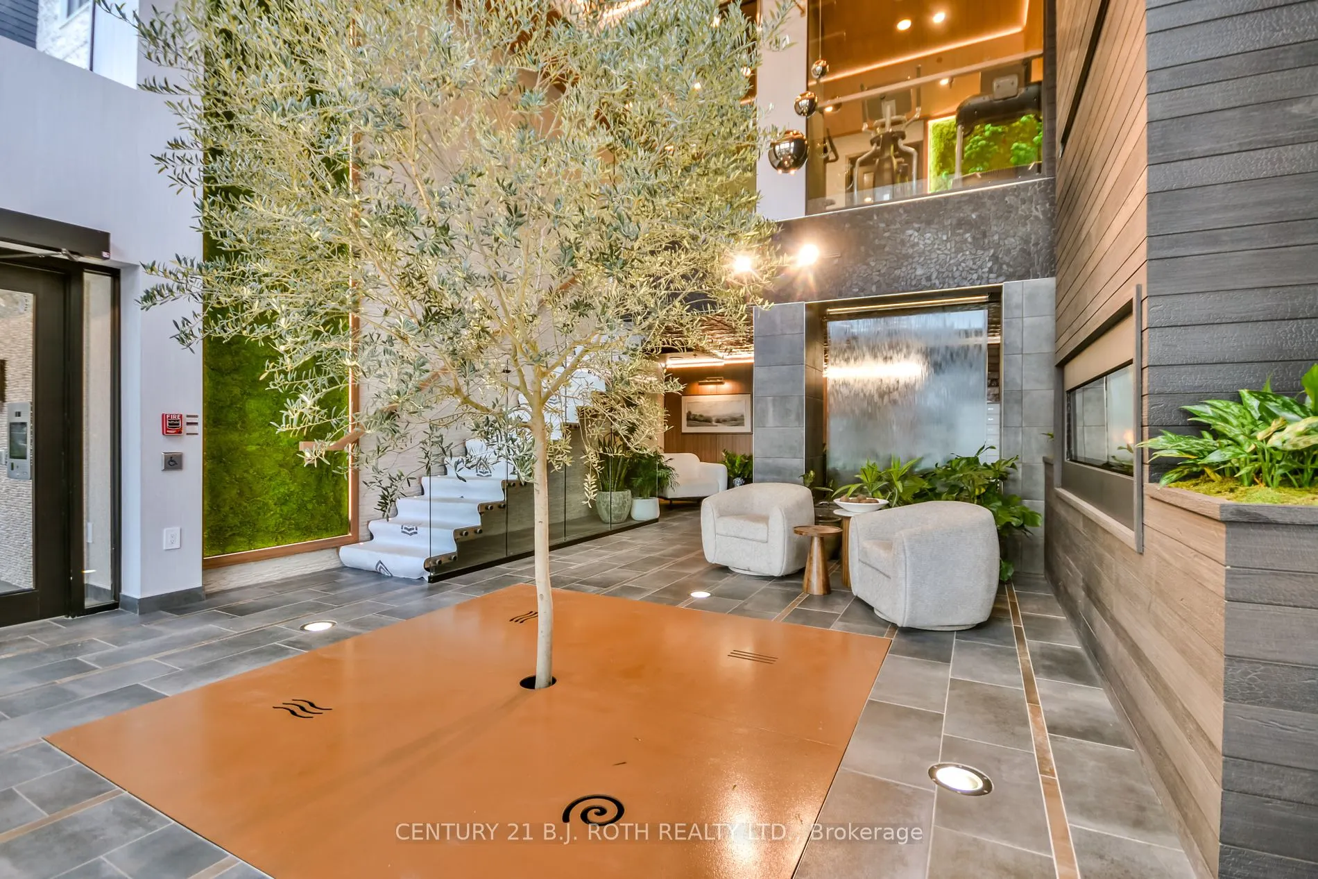 15 Kneeshaw Dr, #606