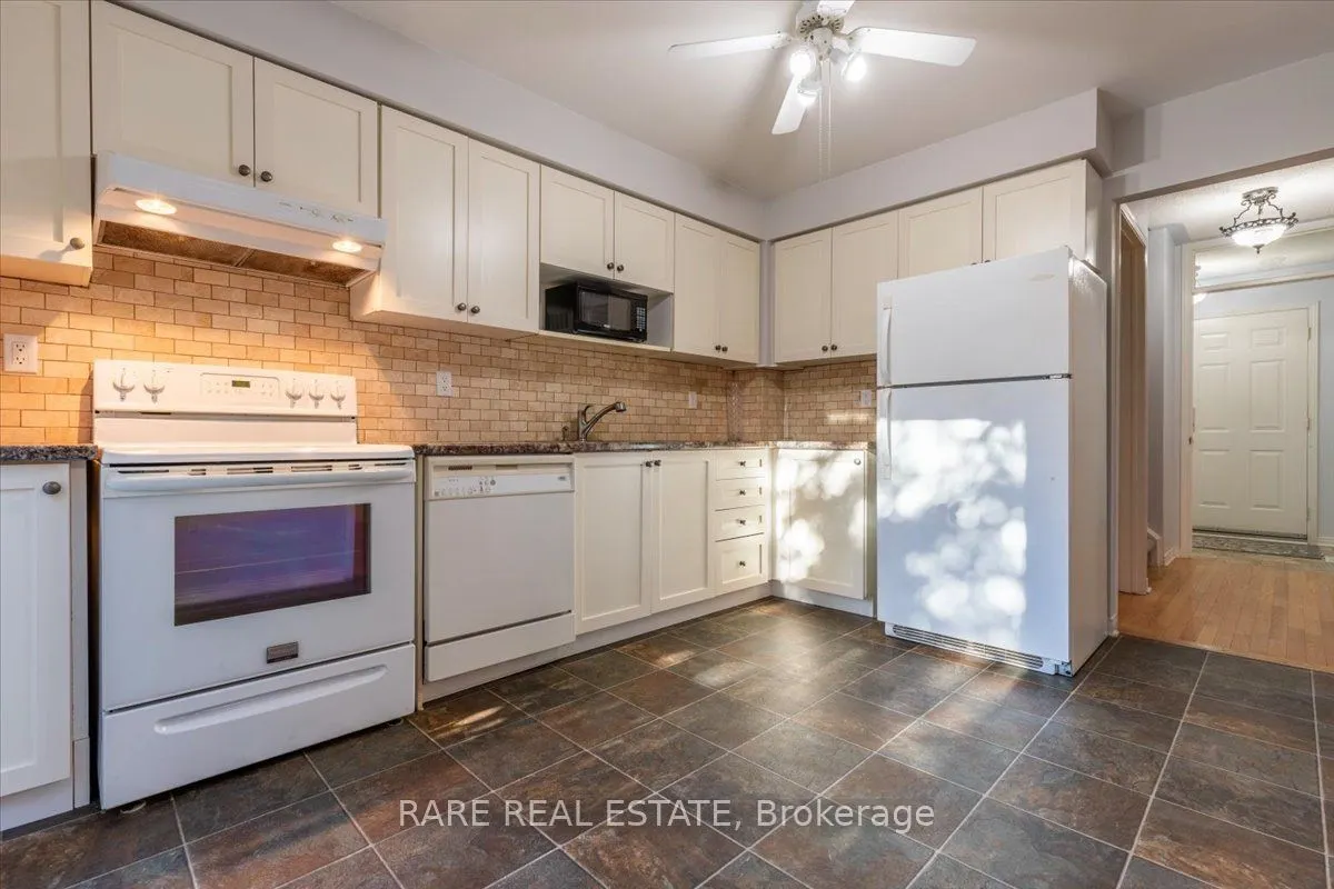 120 D'ambrosio Dr, #28