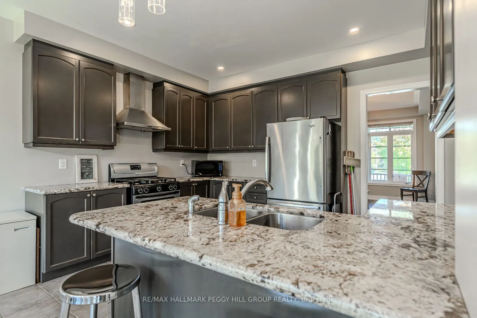 35 Royal Park Blvd