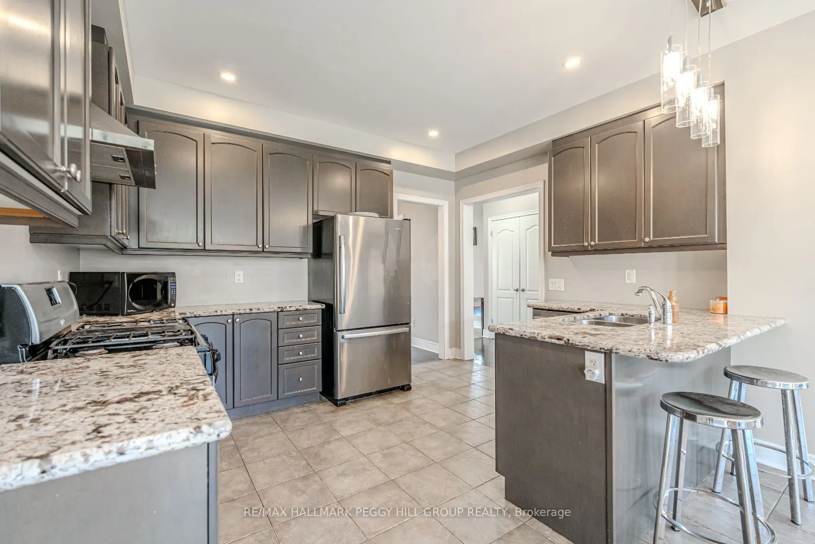 35 Royal Park Blvd