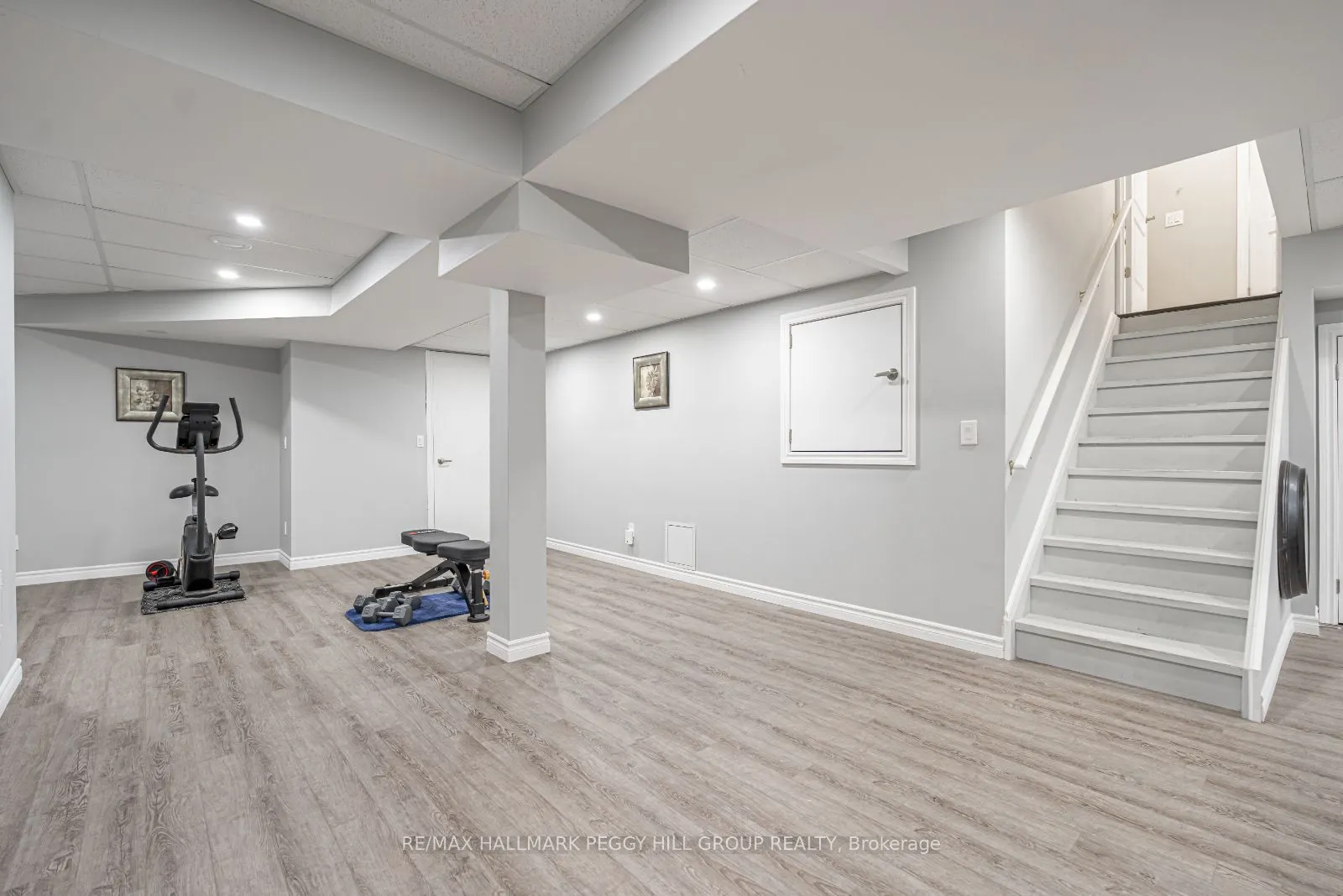 35 Royal Park Blvd