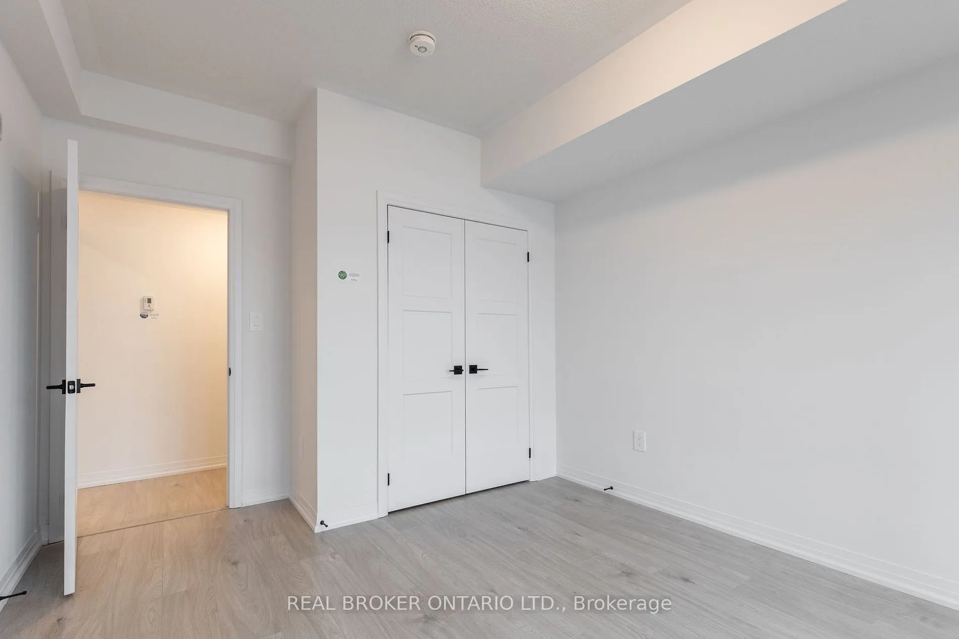 15 Kneeshaw Dr, #205