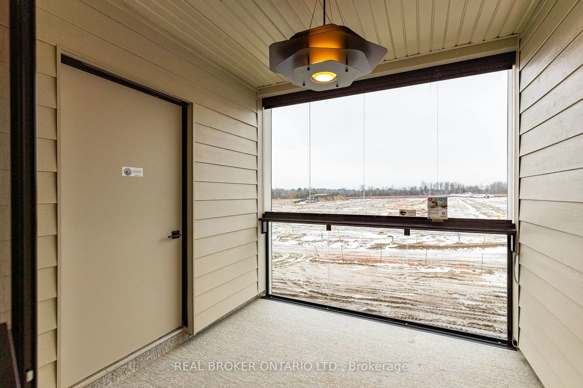 15 Kneeshaw Dr, #205