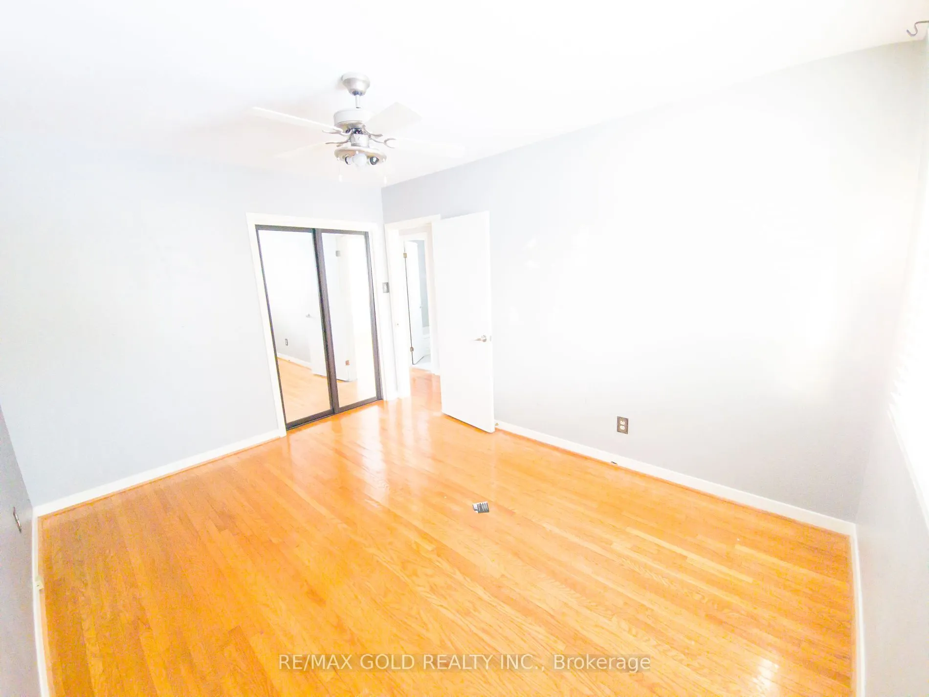 275 Grove St E
