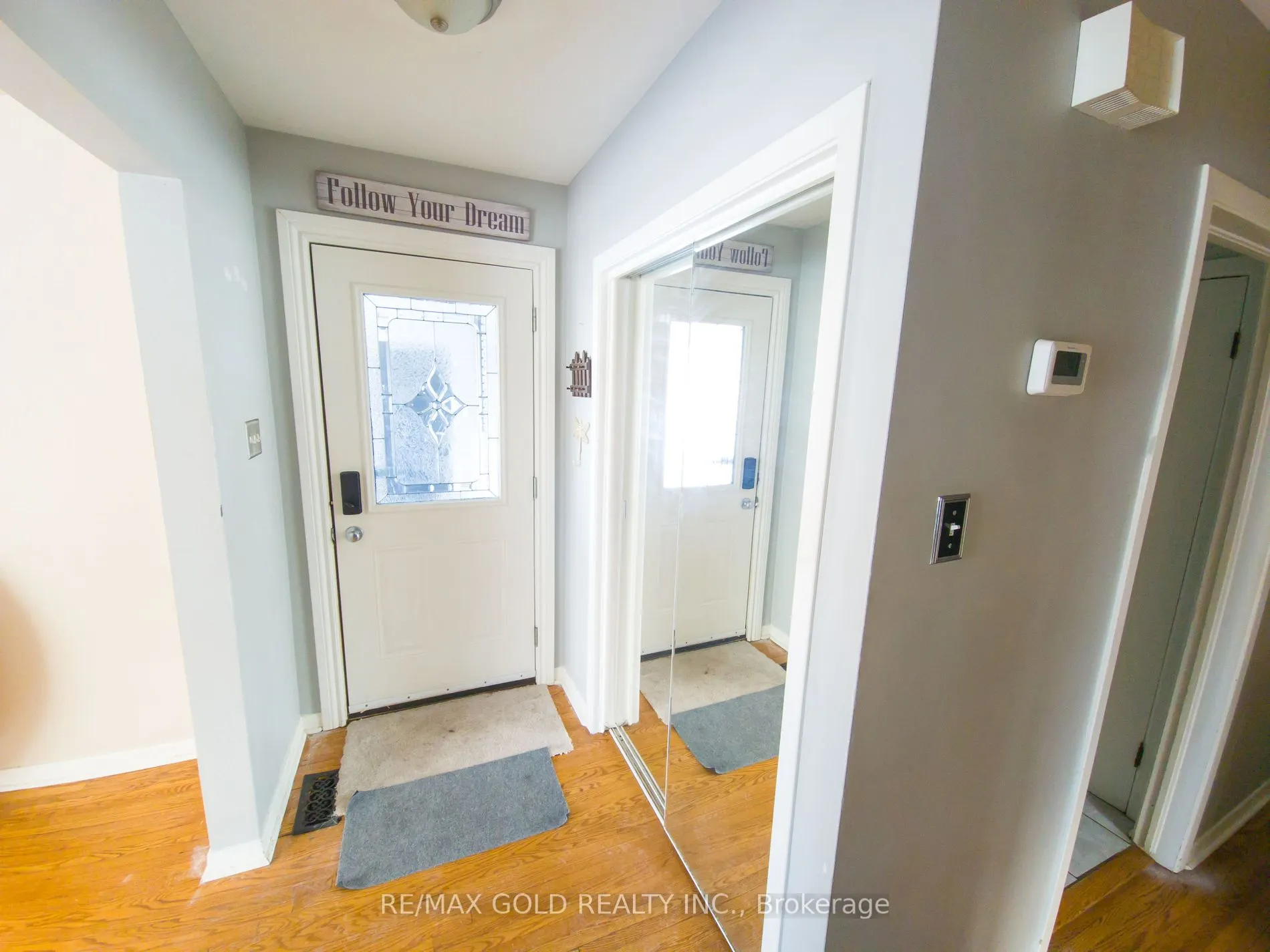 275 Grove St E