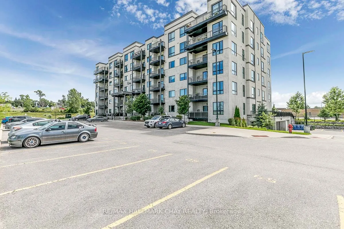 299 Cundles Rd E, #205