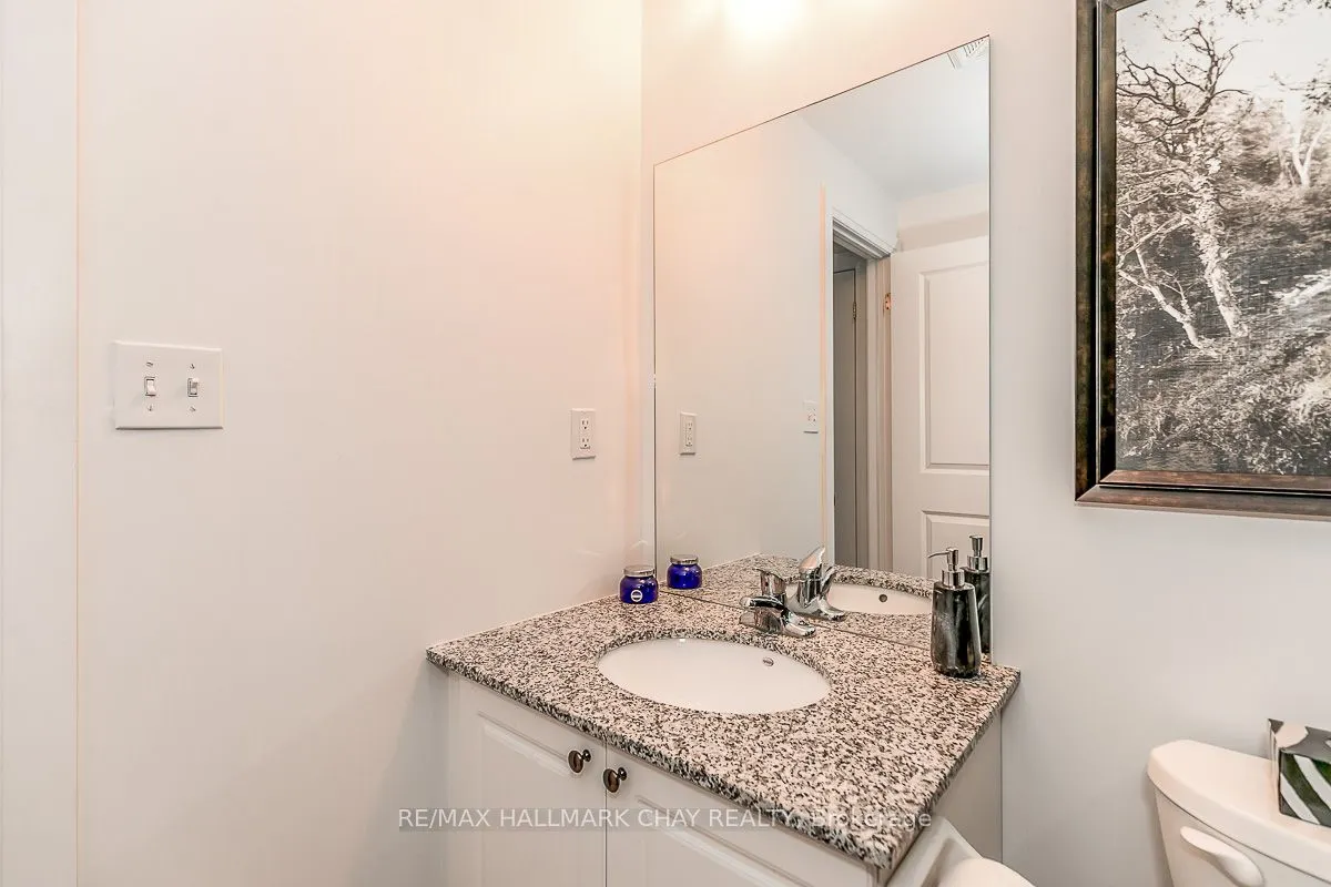 299 Cundles Rd E, #205