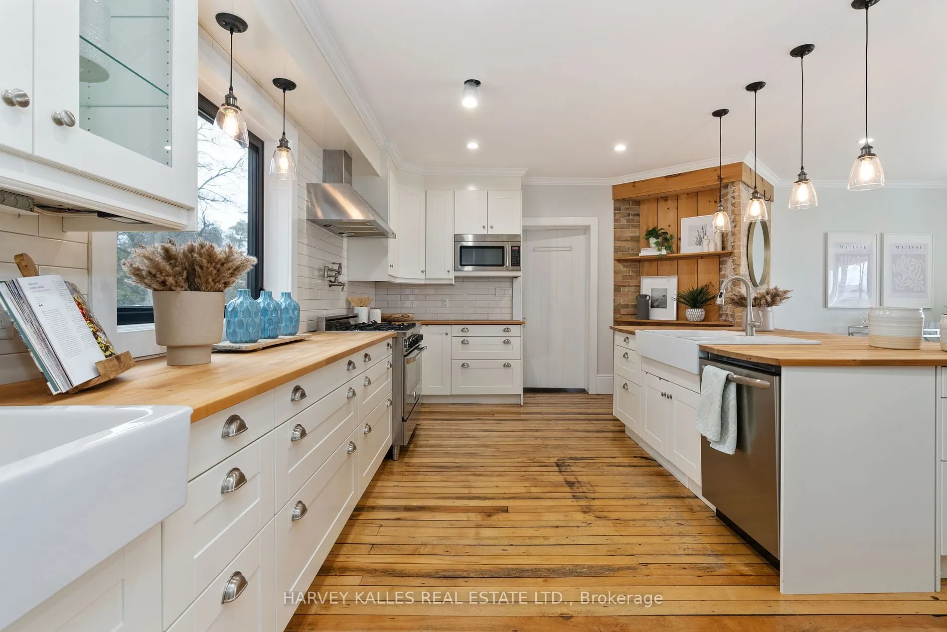 2 Black Forest Lane