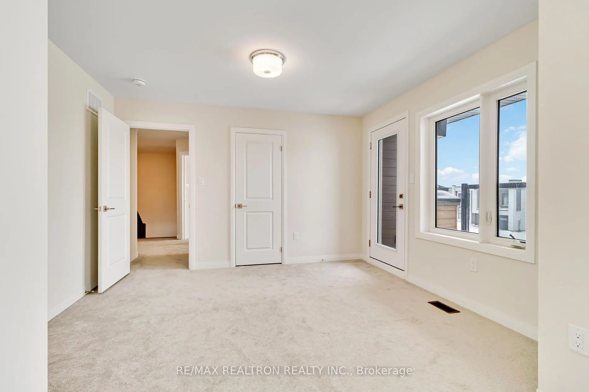 3715 Quayside Drive