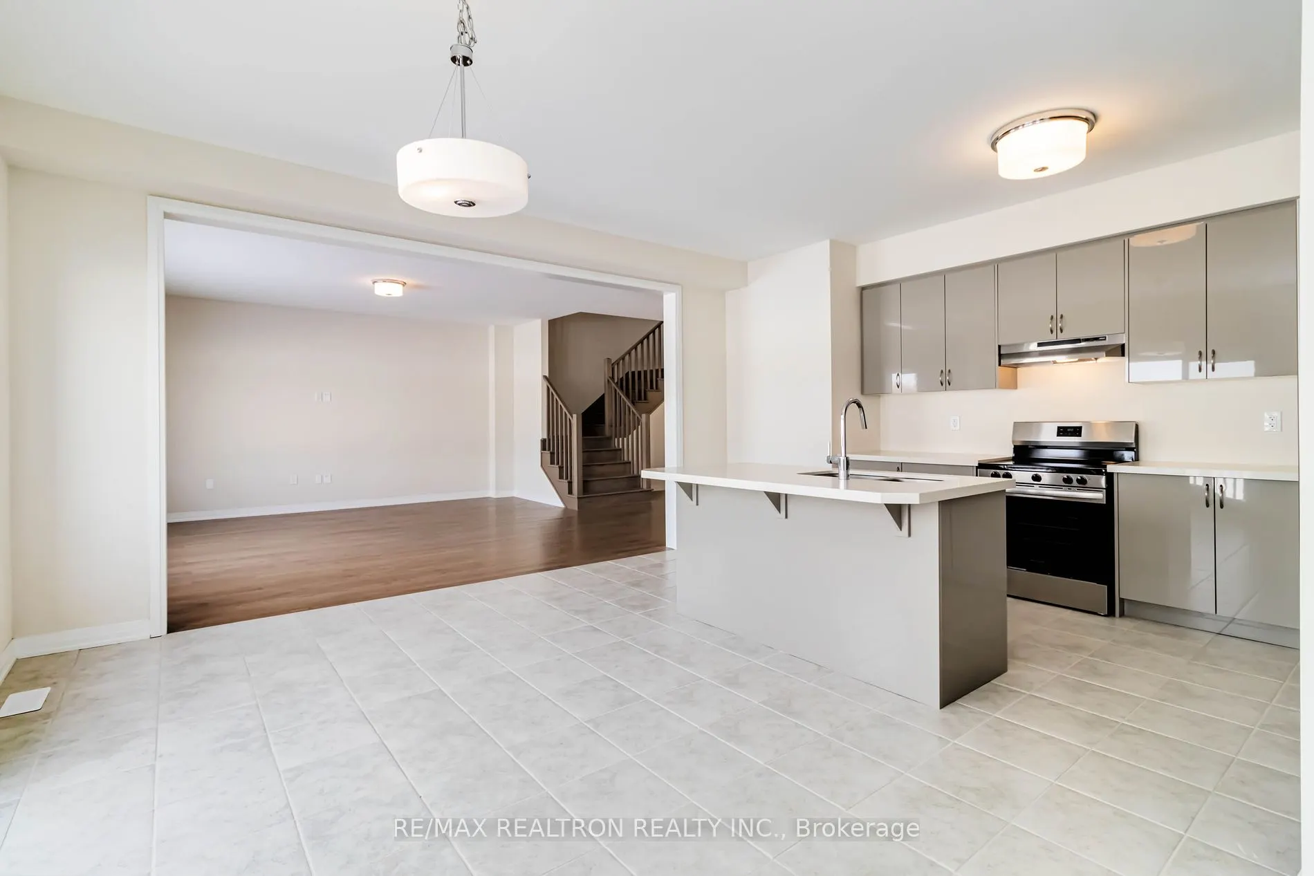 3715 Quayside Drive