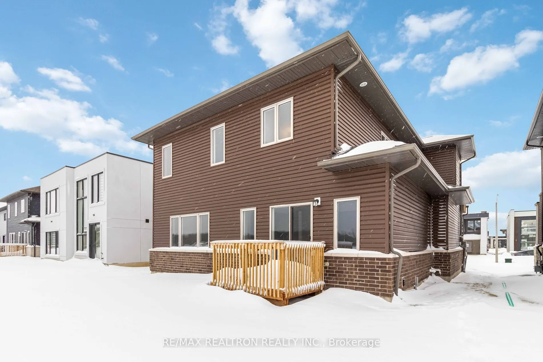 3715 Quayside Drive