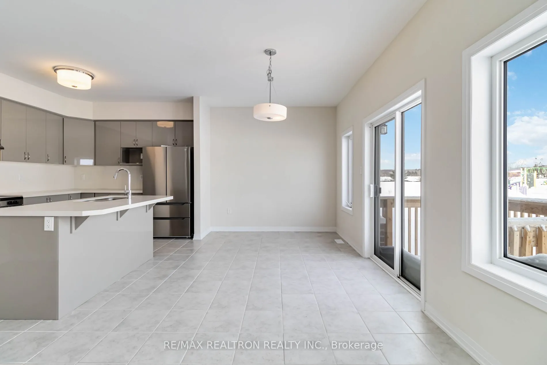 3715 Quayside Drive