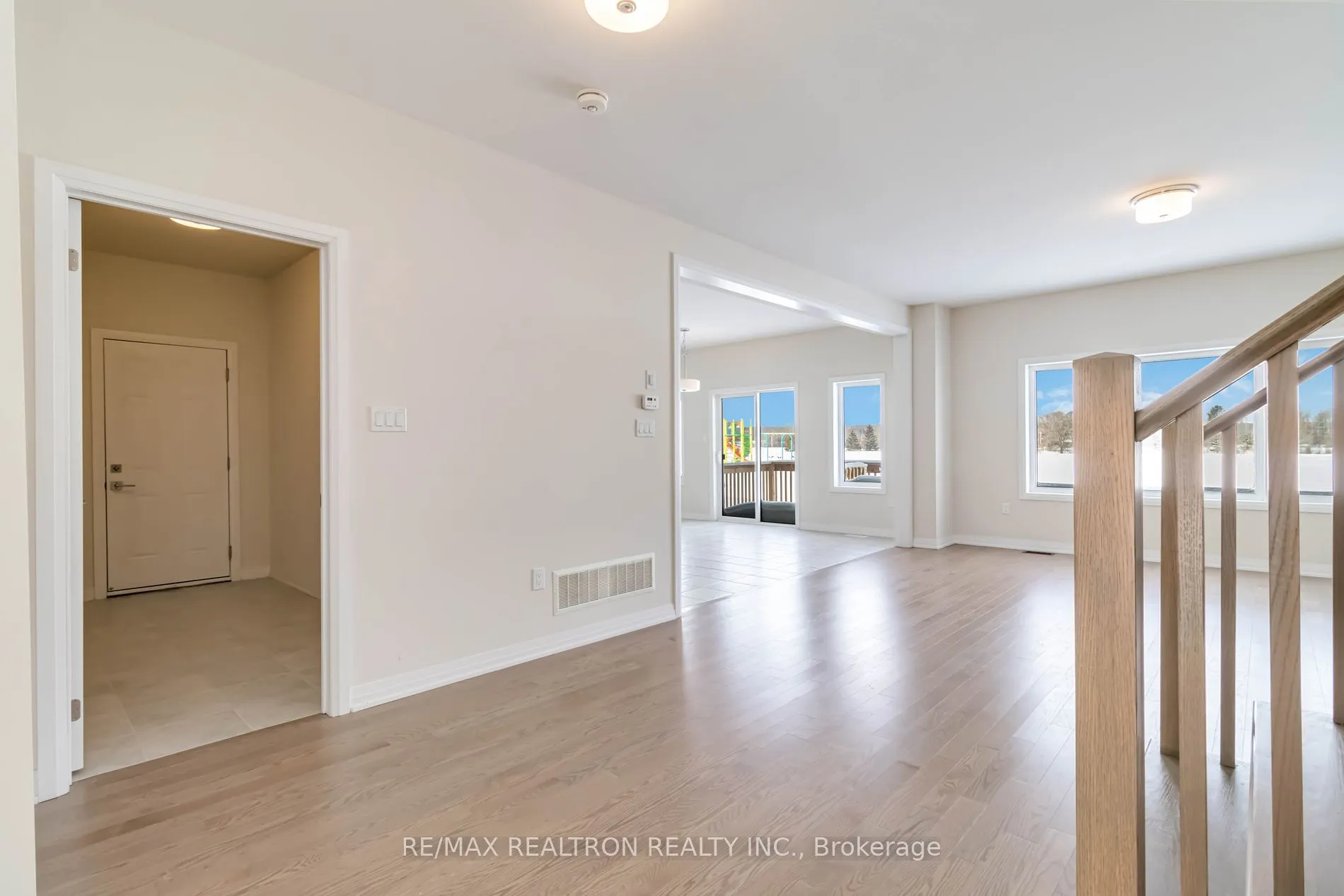 3715 Quayside Drive