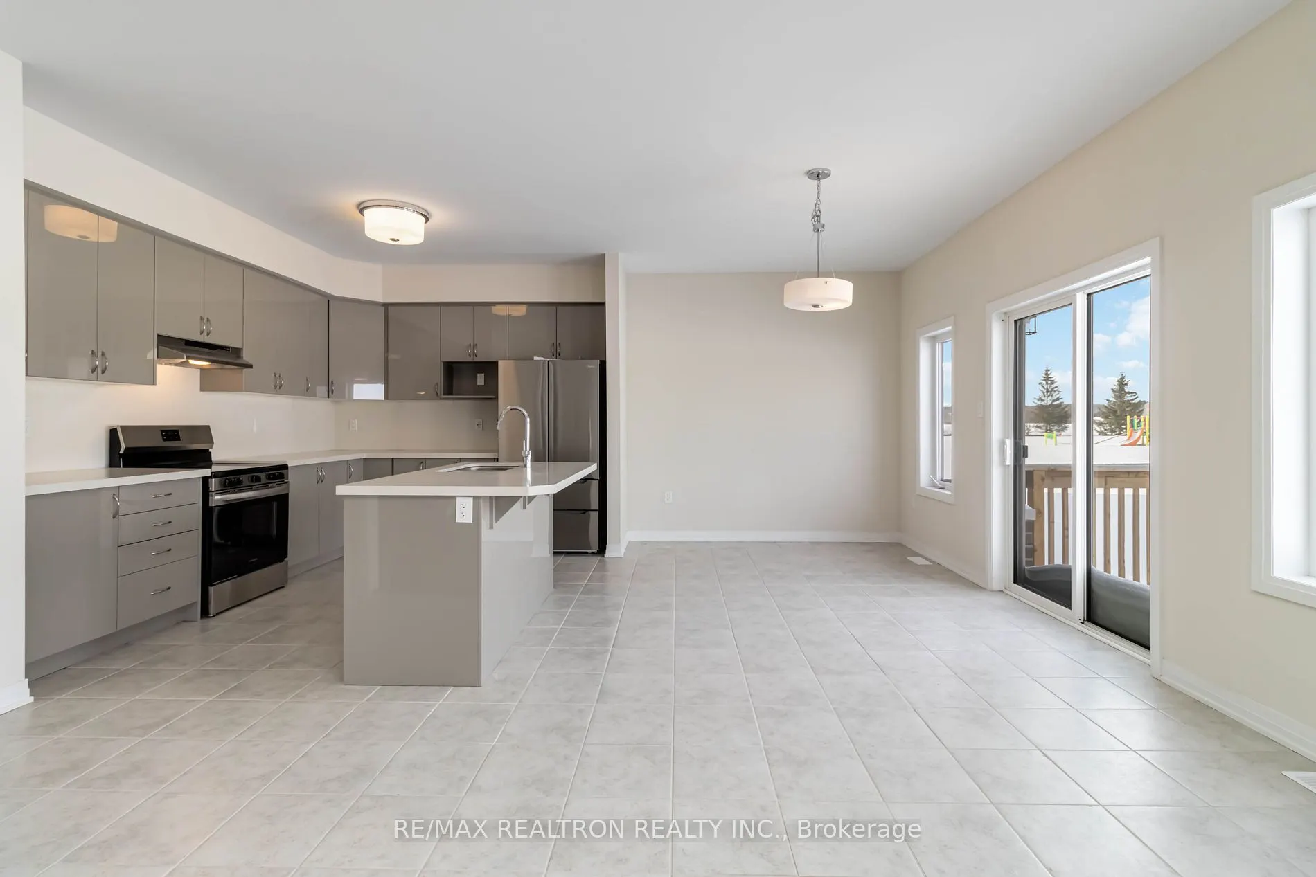 3715 Quayside Drive