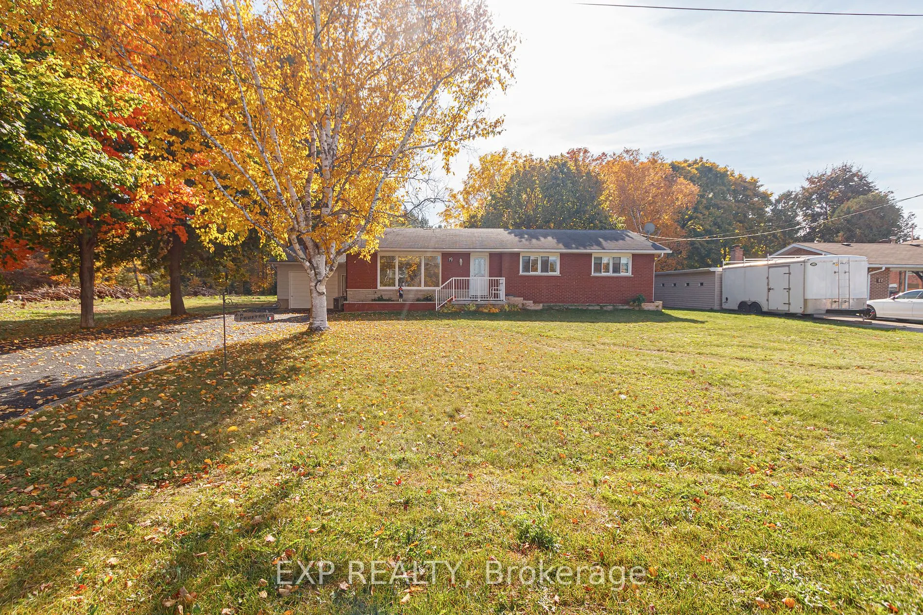 19 Locke Ave