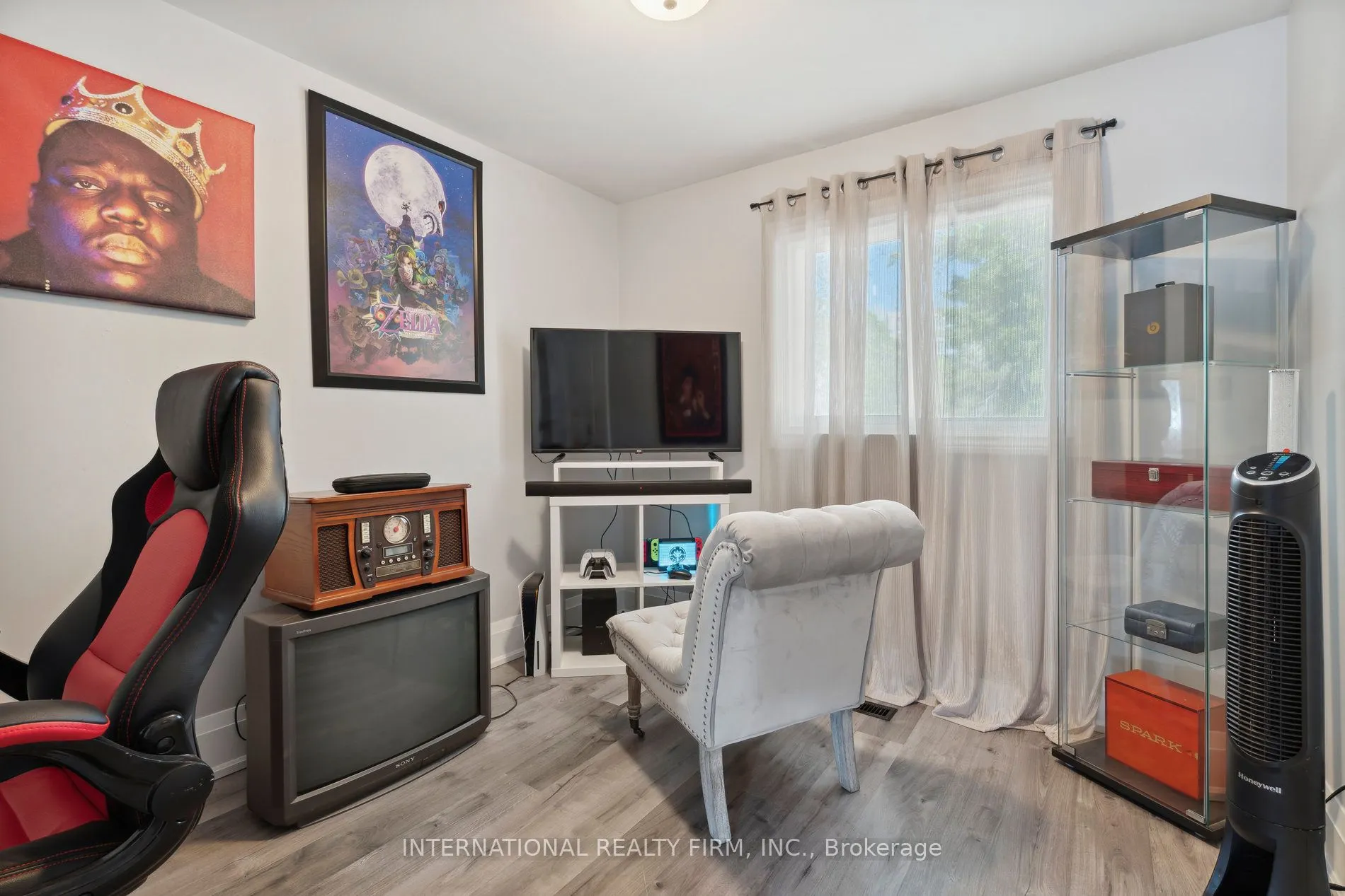 2 Bernick Dr, #3