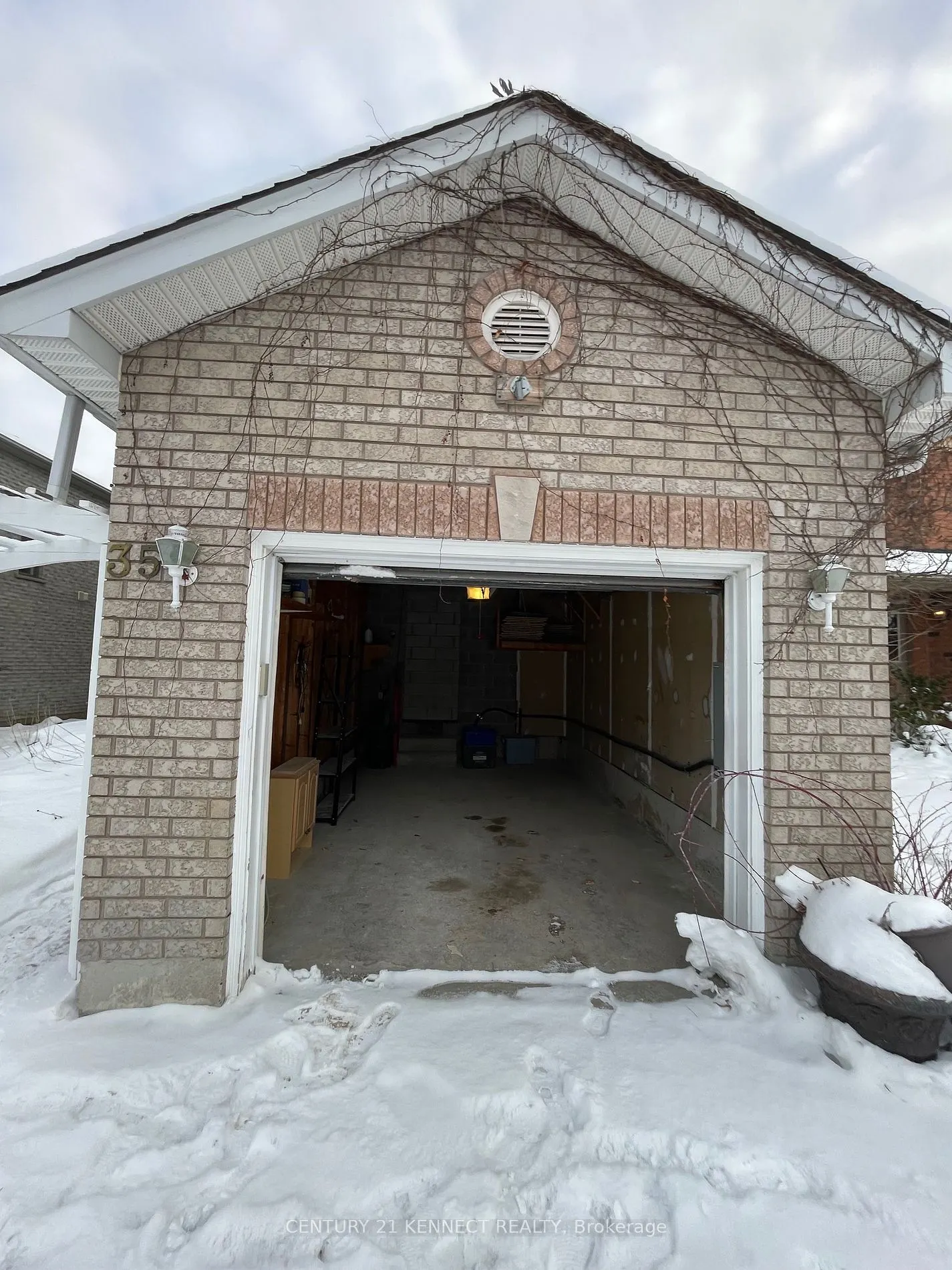 35 Drake Dr