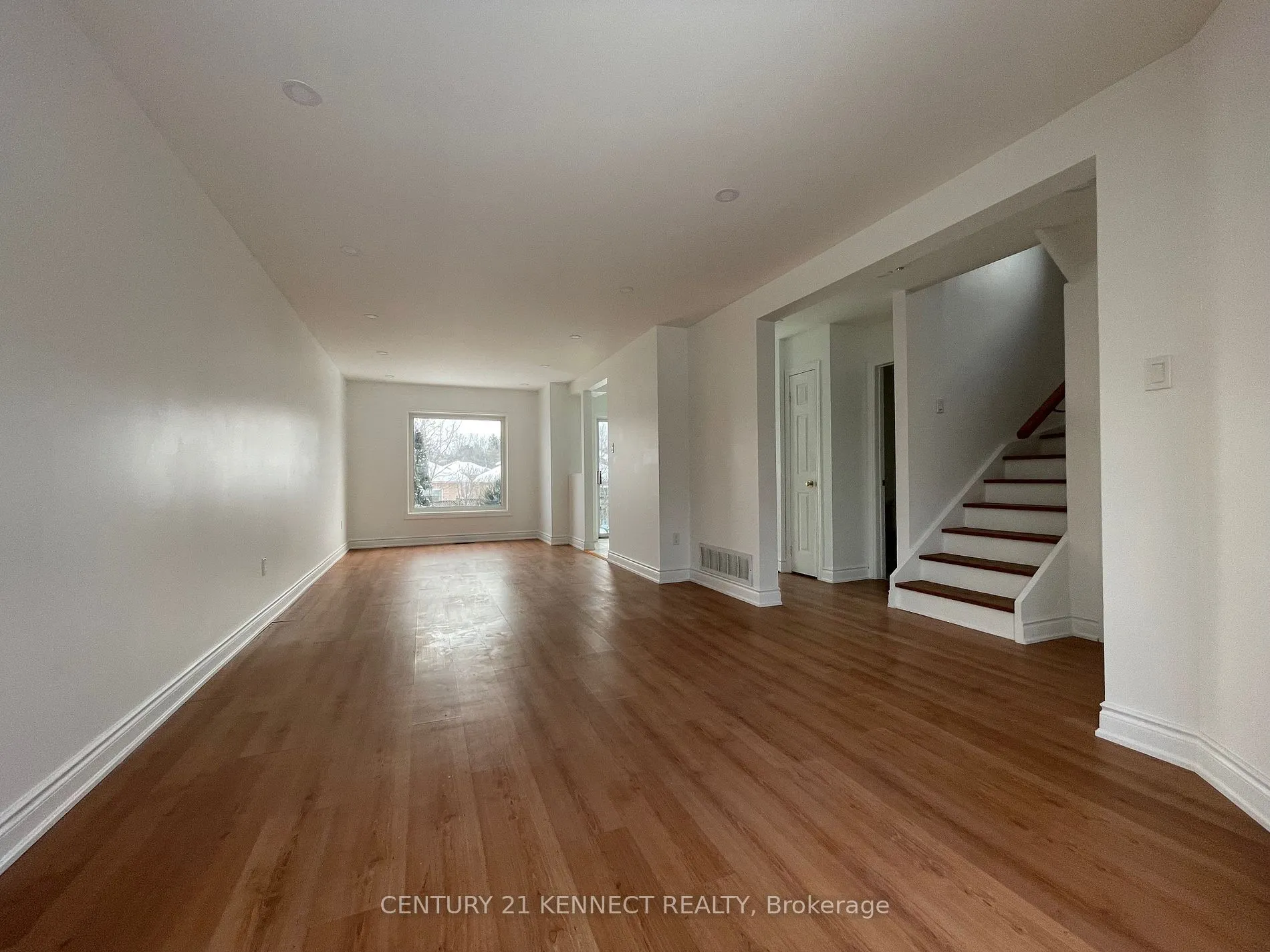 35 Drake Dr