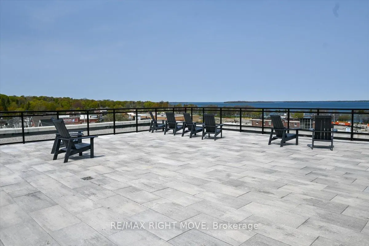 21 Matchedash Street, #211