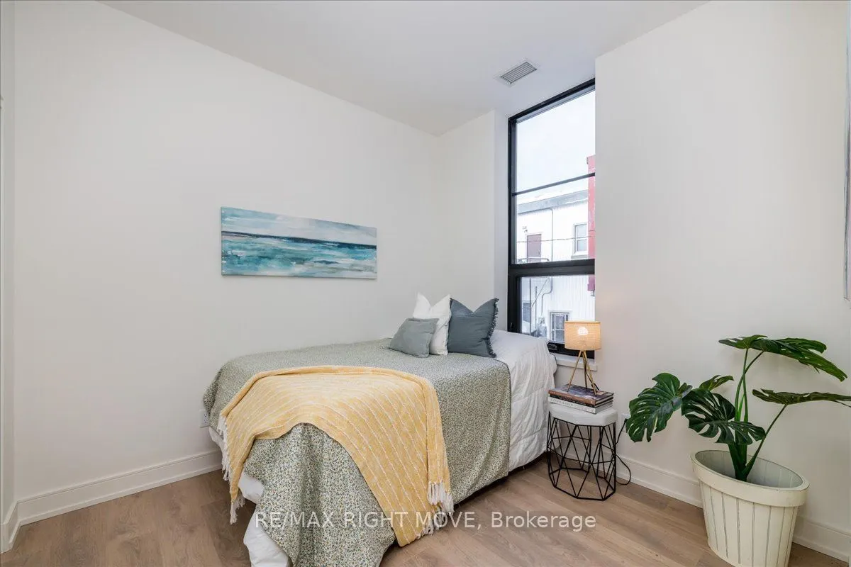 21 Matchedash Street, #211