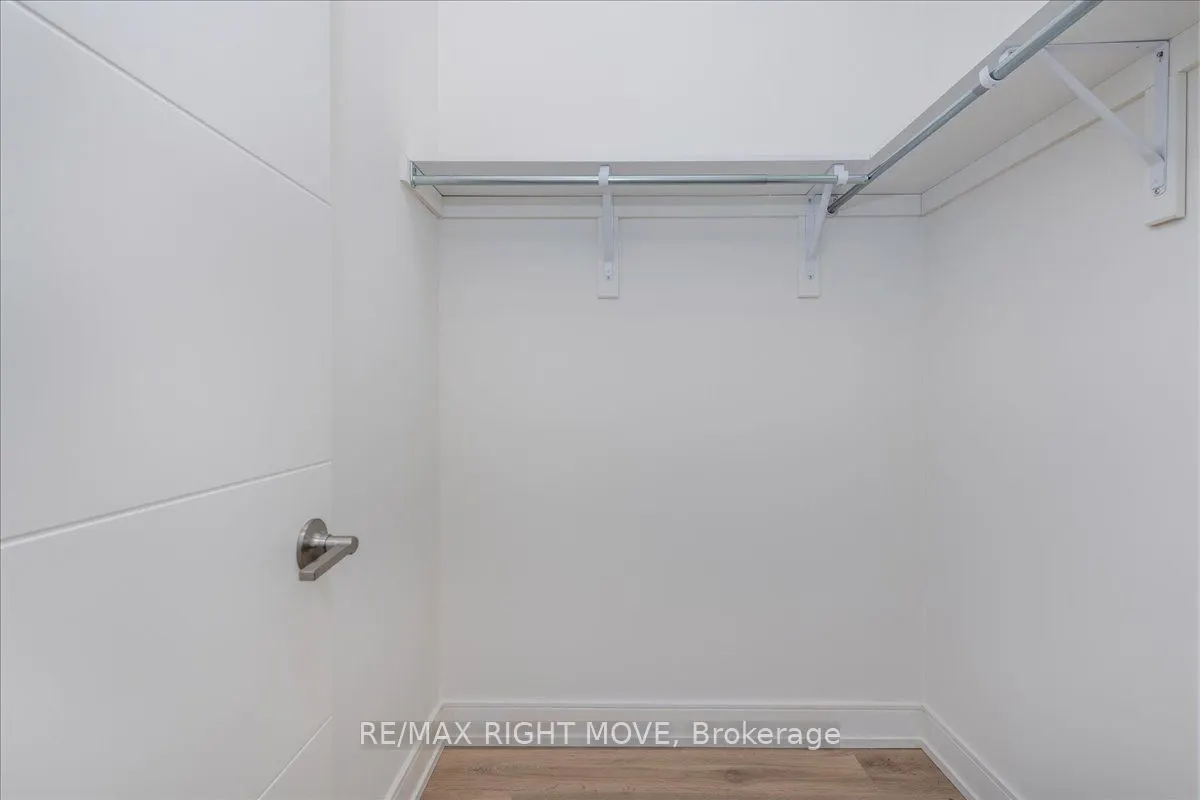 21 Matchedash Street, #211