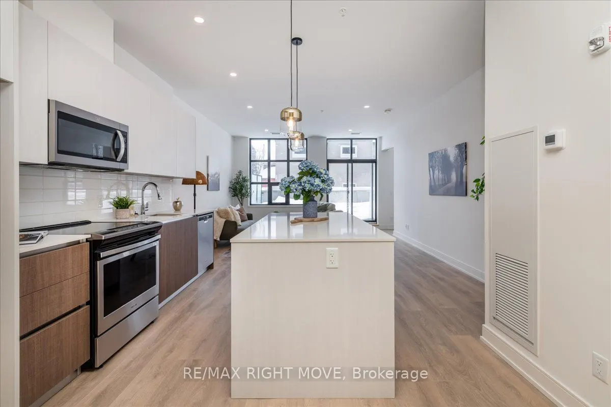 21 Matchedash Street, #211