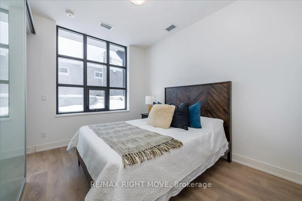21 Matchedash Street, #211