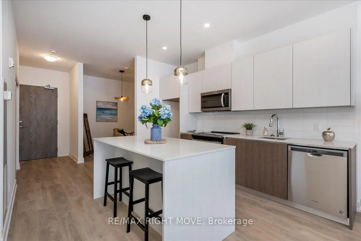 21 Matchedash Street, #211