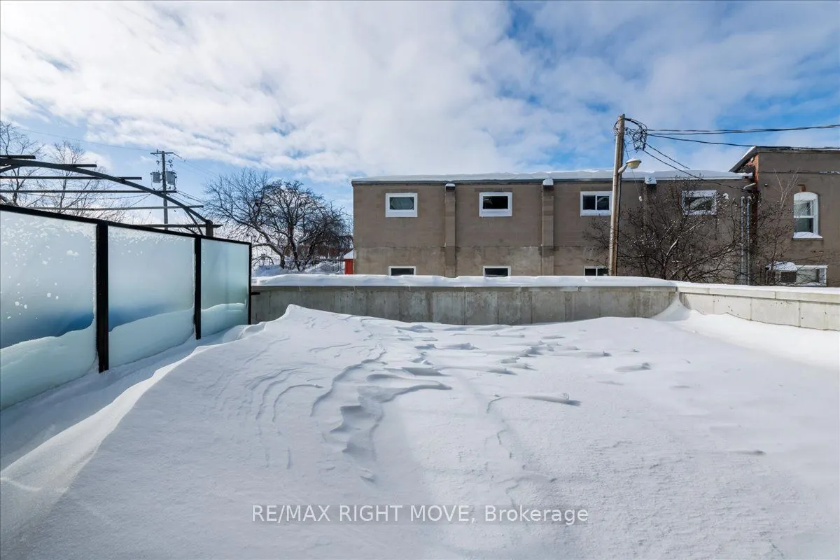 21 Matchedash Street, #211