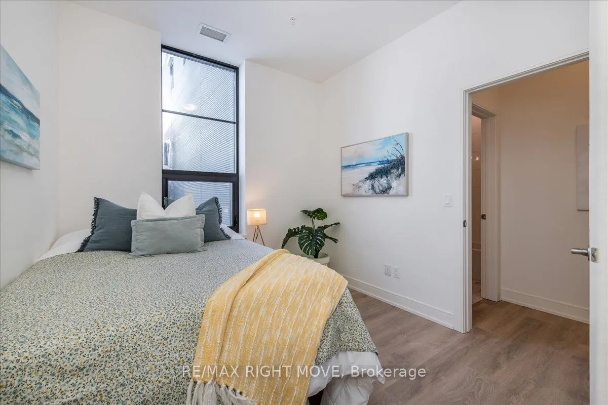 21 Matchedash Street, #211