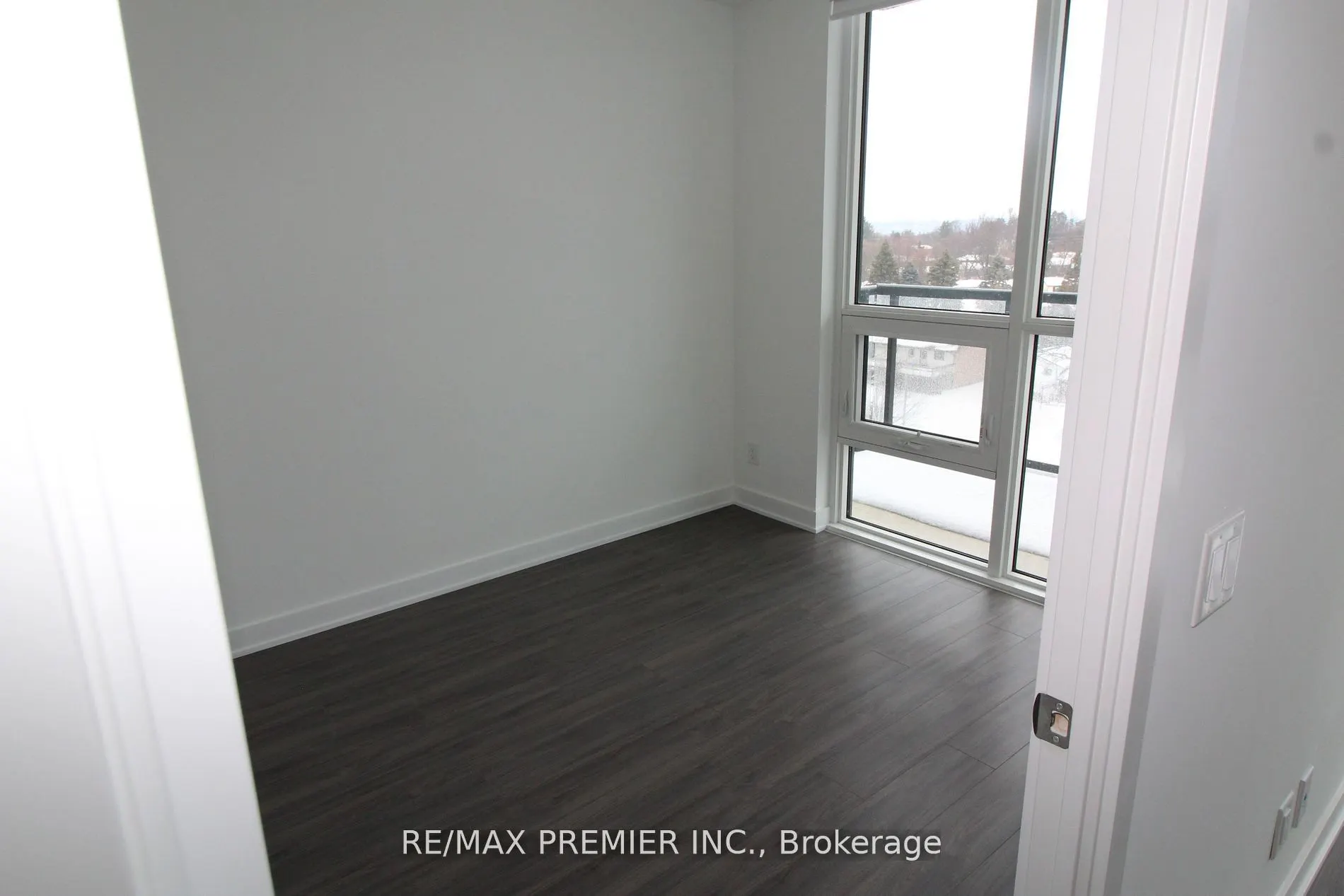 681 Yonge St, #523