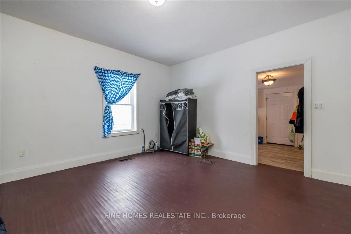 119 Albert Street S