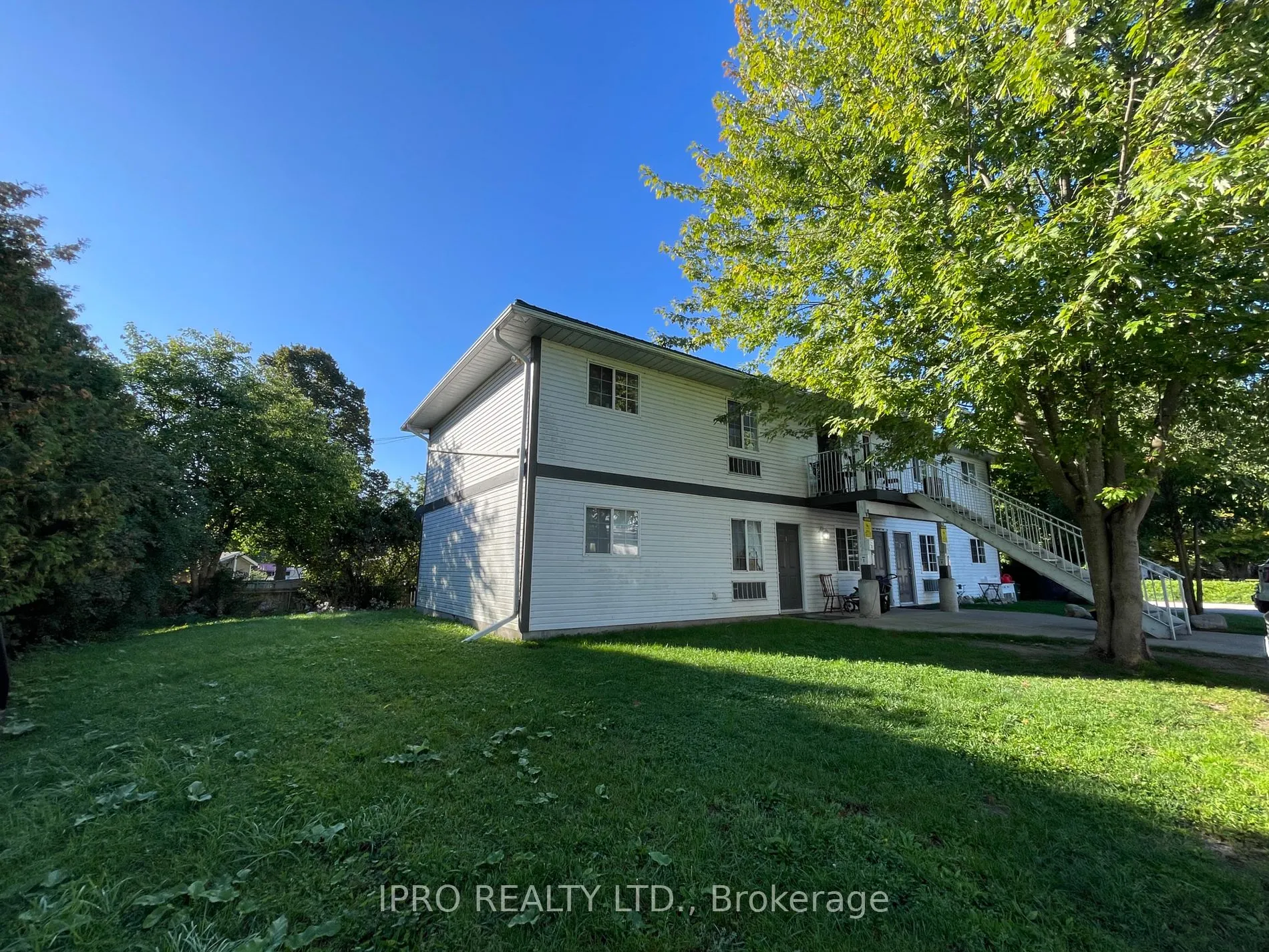380 Bayview Parkway
