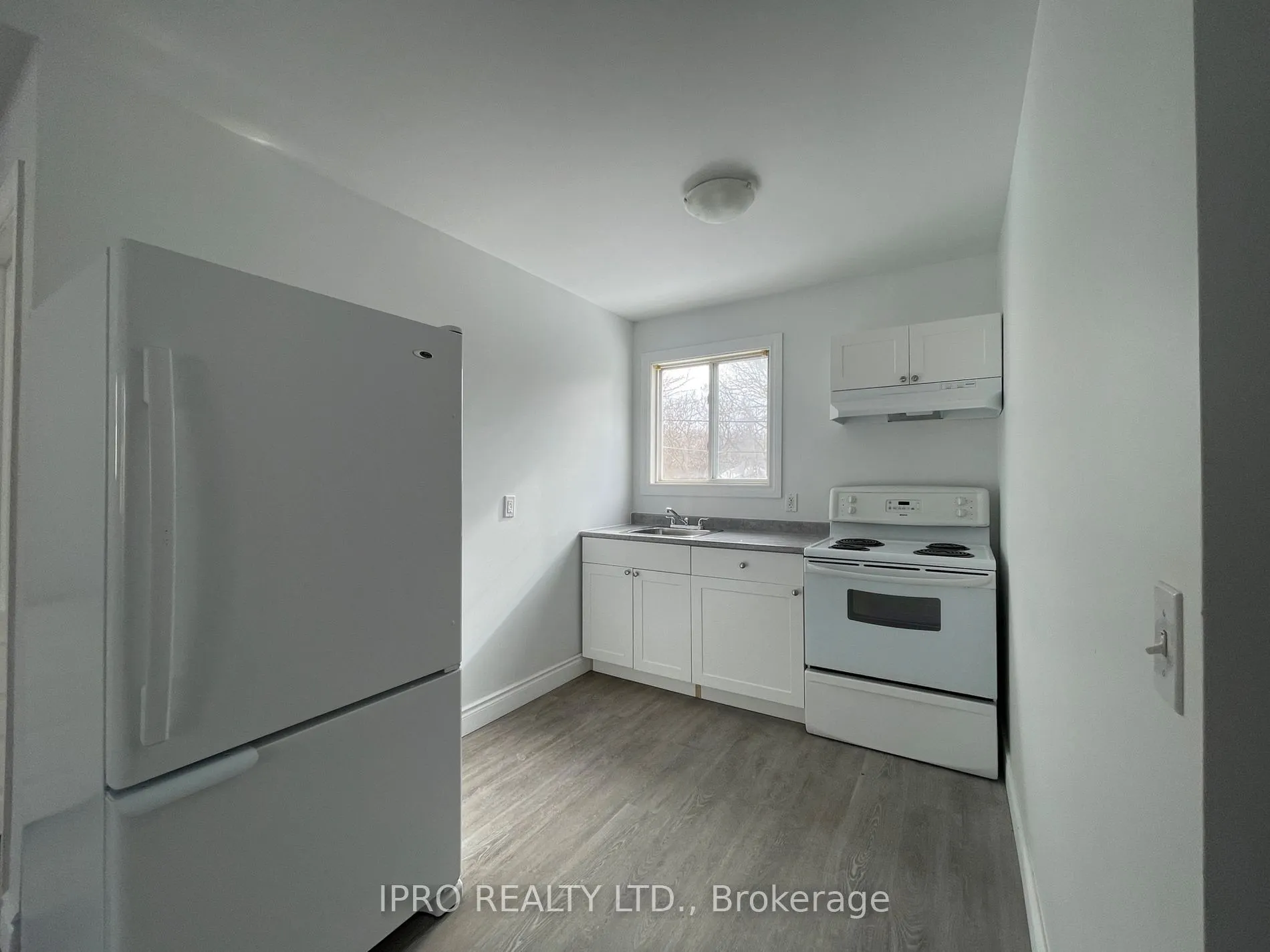 380 Bayview Parkway
