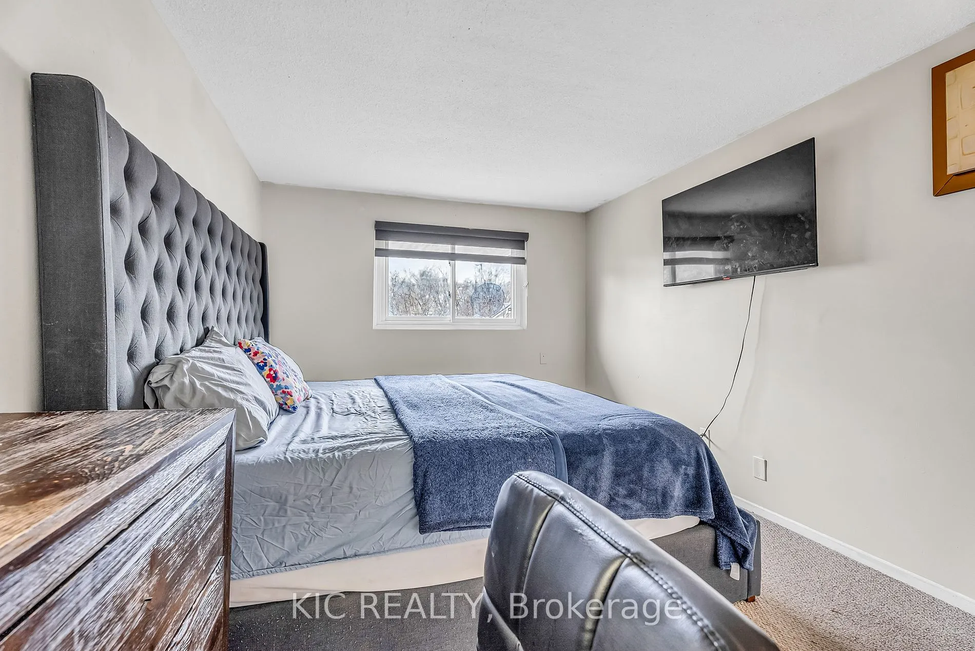 233 Innisfil Street, #19